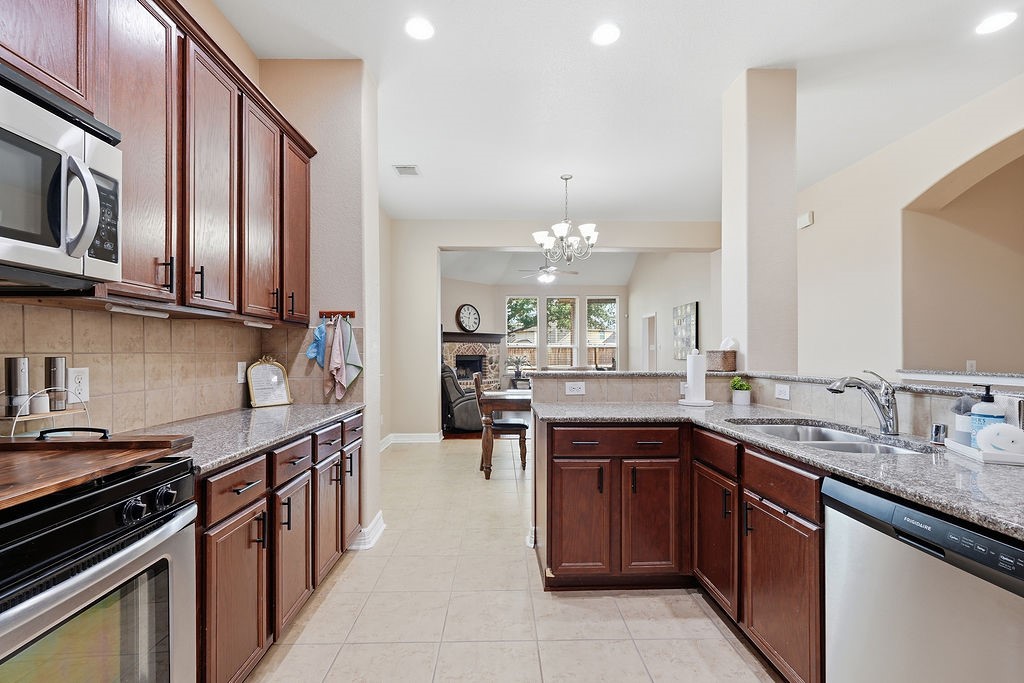 601 Chesterfield Lane Property Photo 6