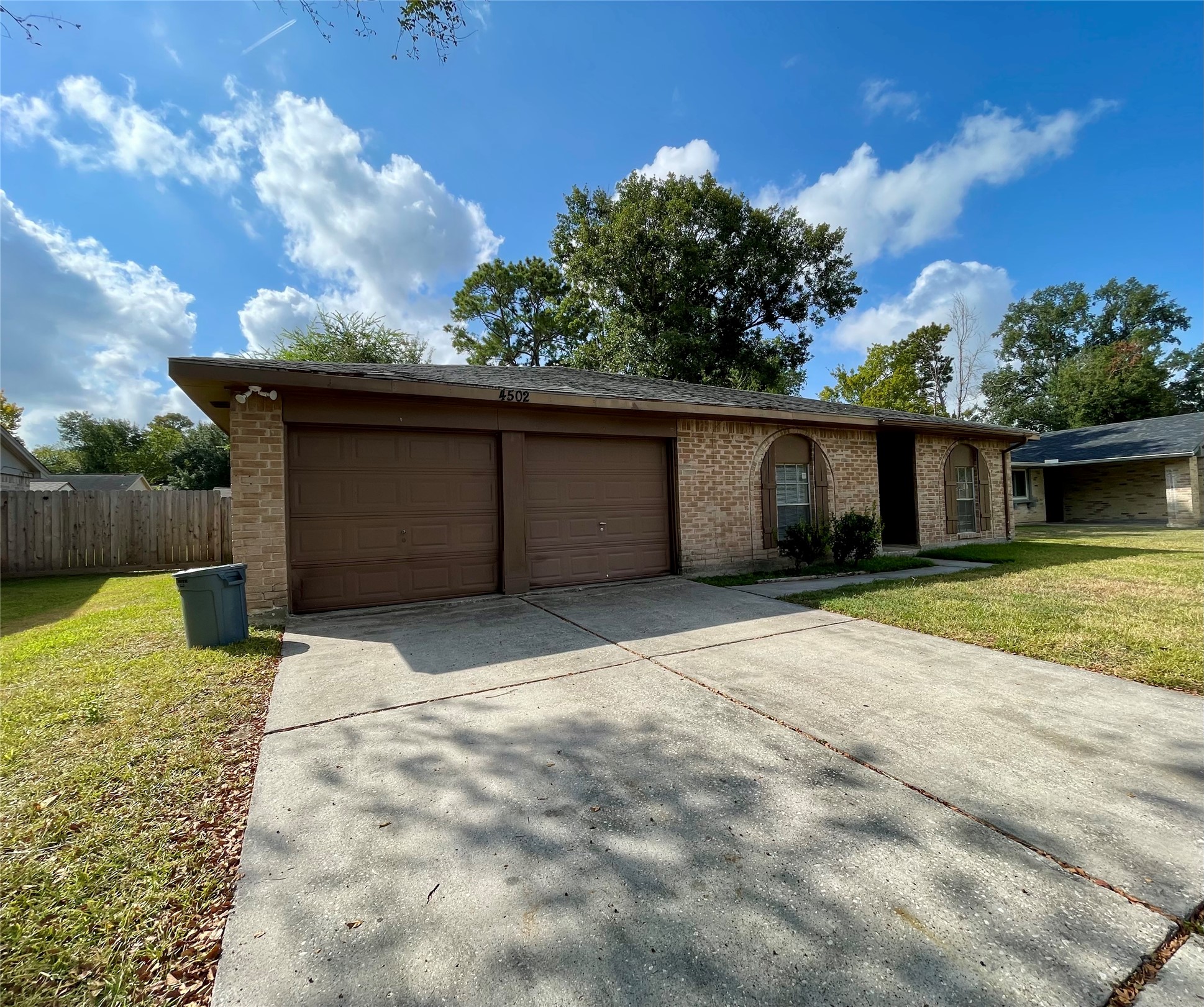 4502 Mossygate Drive Property Photo 2