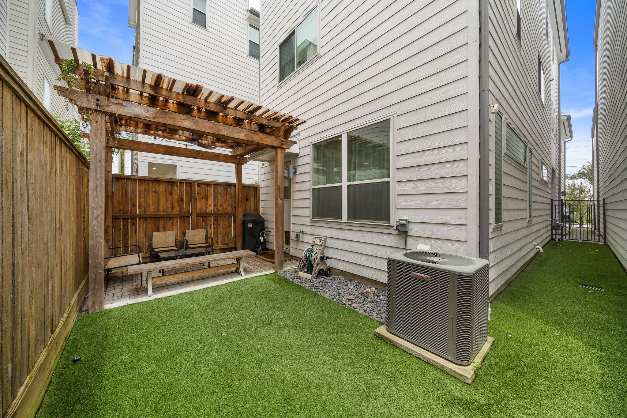 1217 Crockett Street Property Photo 31