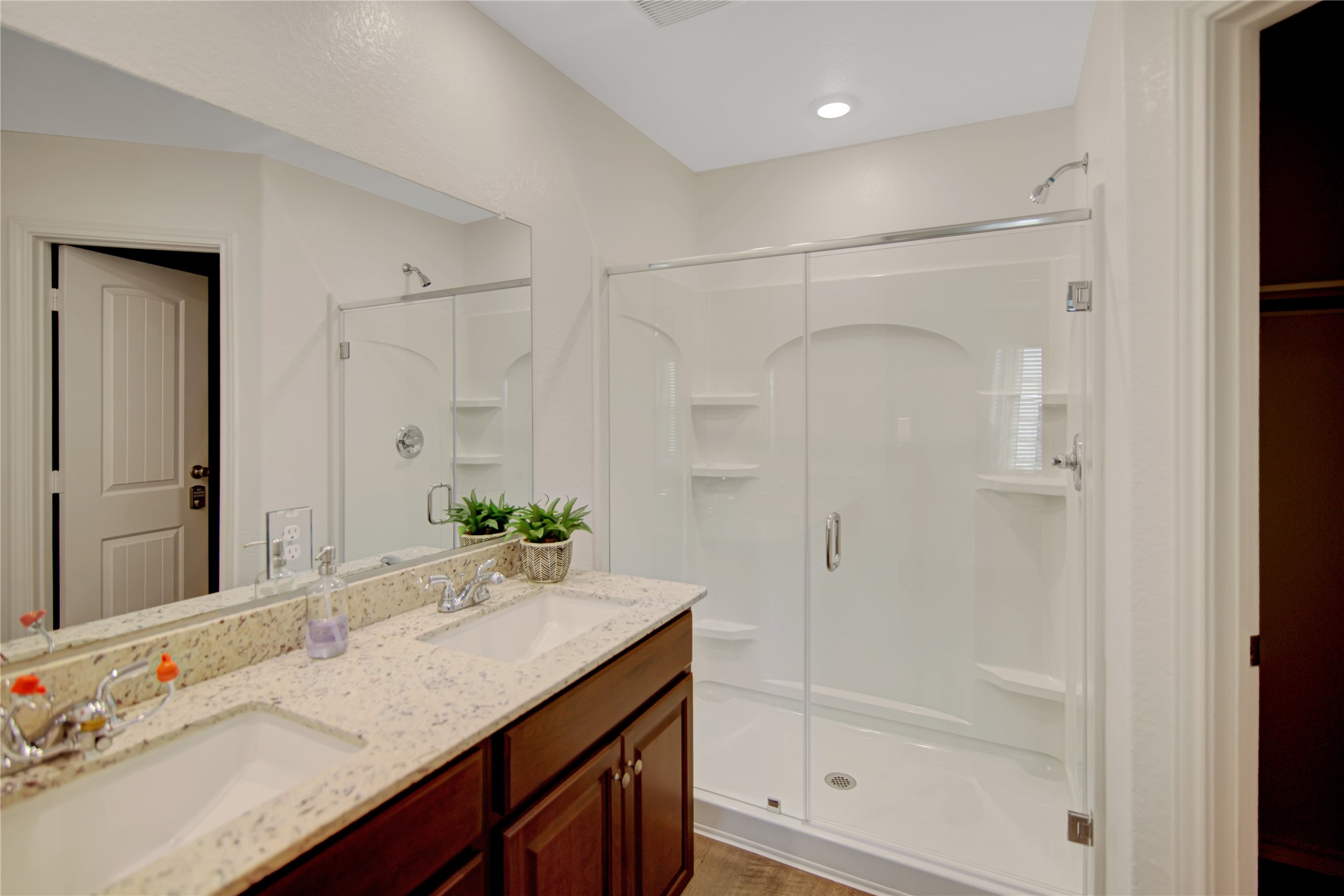 14032 Amelia Drive Property Photo 7