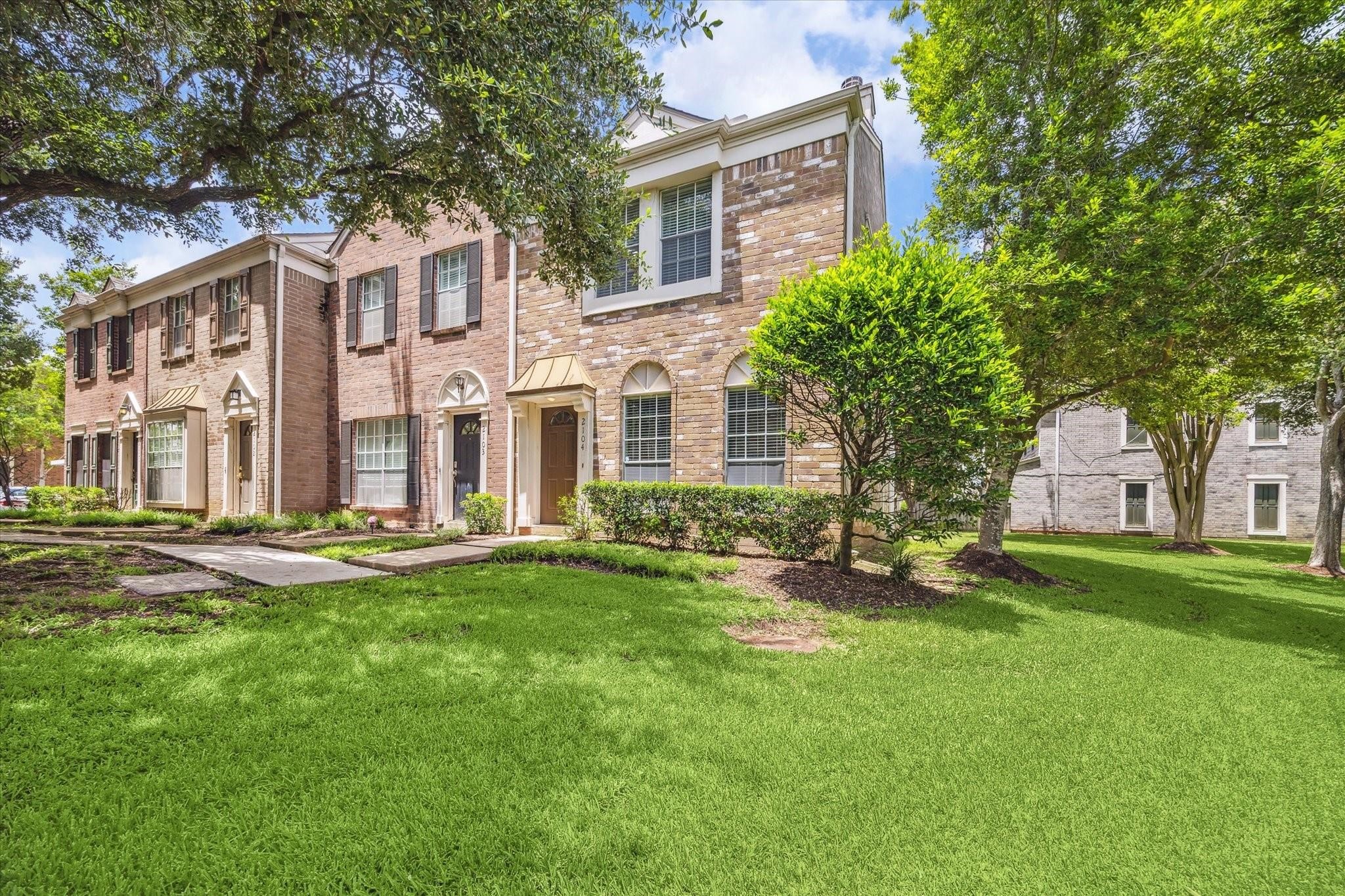 2930 Grants Lake Boulevard 2104 Property Photo 1