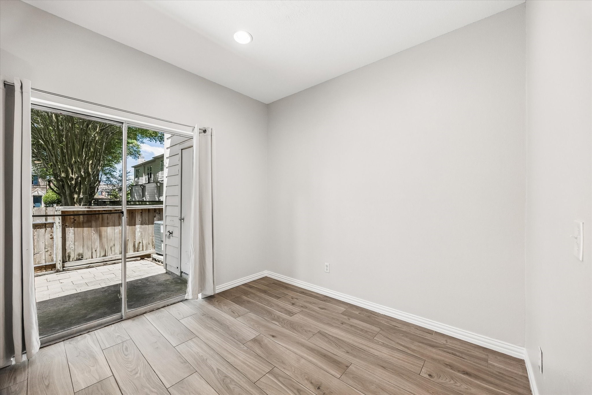 2930 Grants Lake Boulevard 2104 Property Photo 6