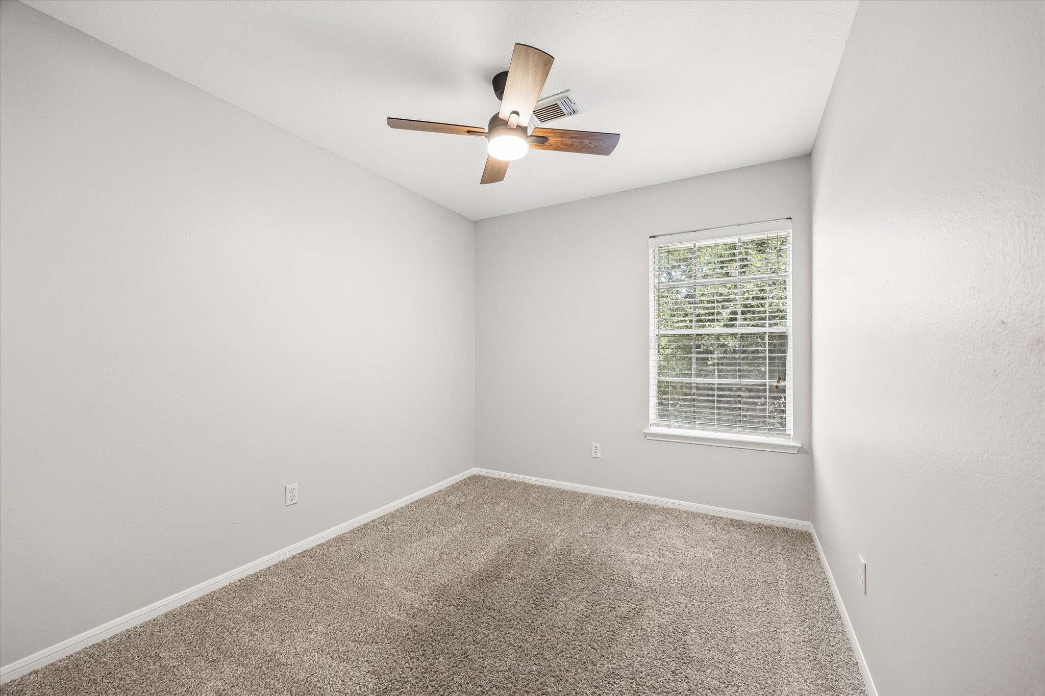 2930 Grants Lake Boulevard 2104 Property Photo 12