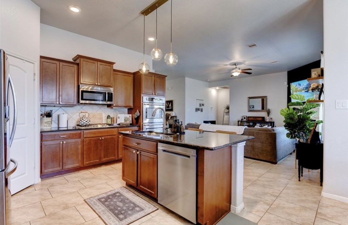 22939 Banff Brook Way Property Photo 6