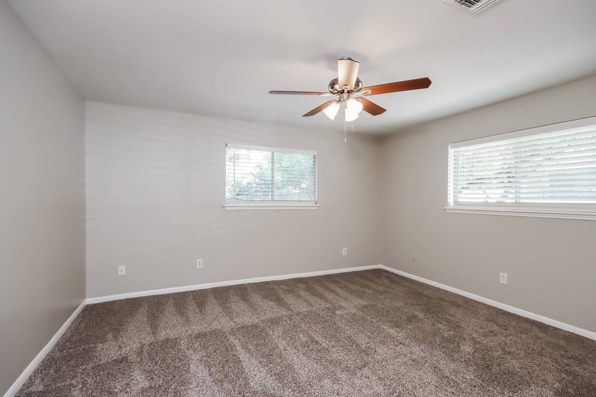 1702 Corral Drive Property Photo 8