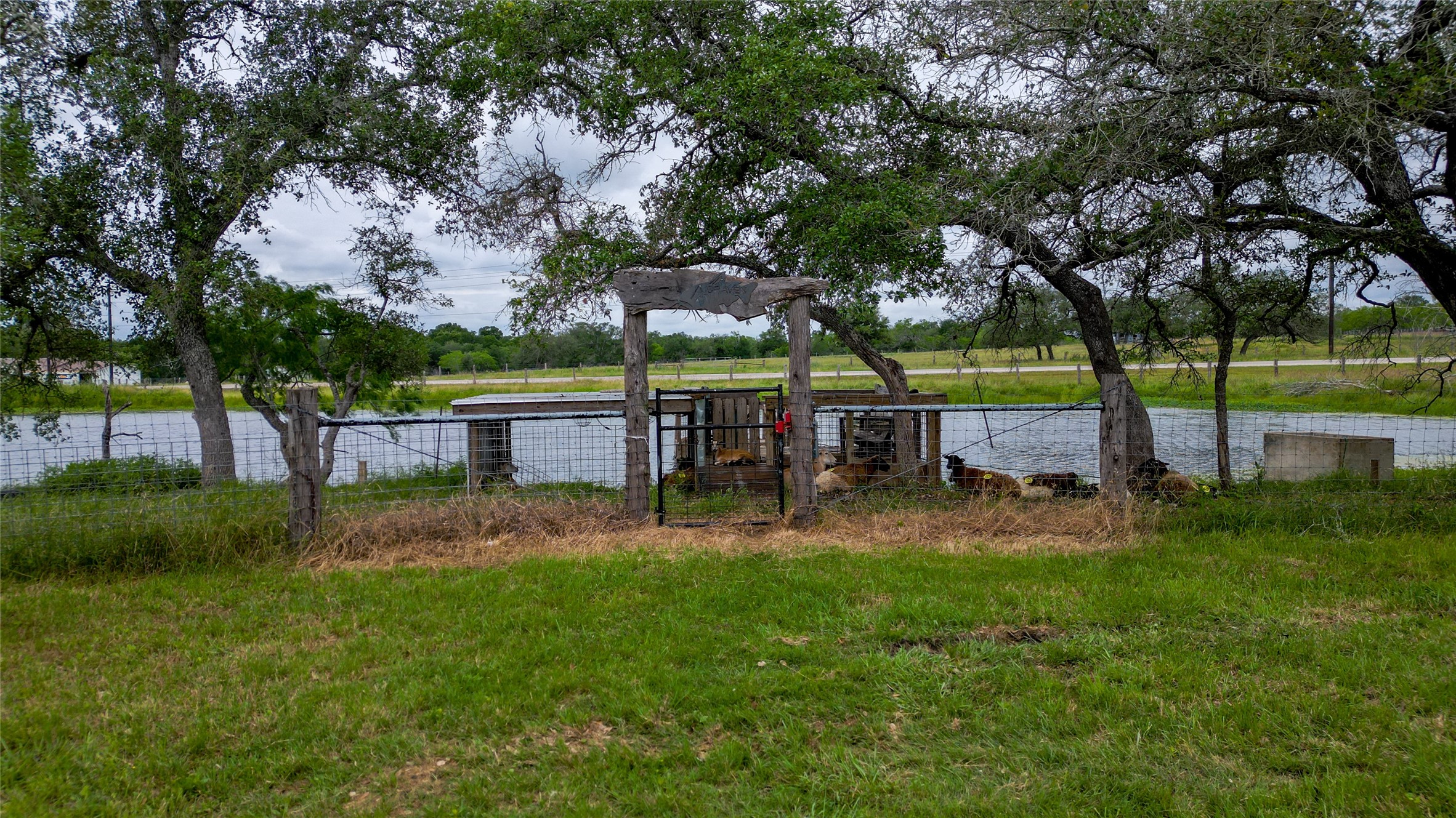 2387 Highway 304 Property Photo 1