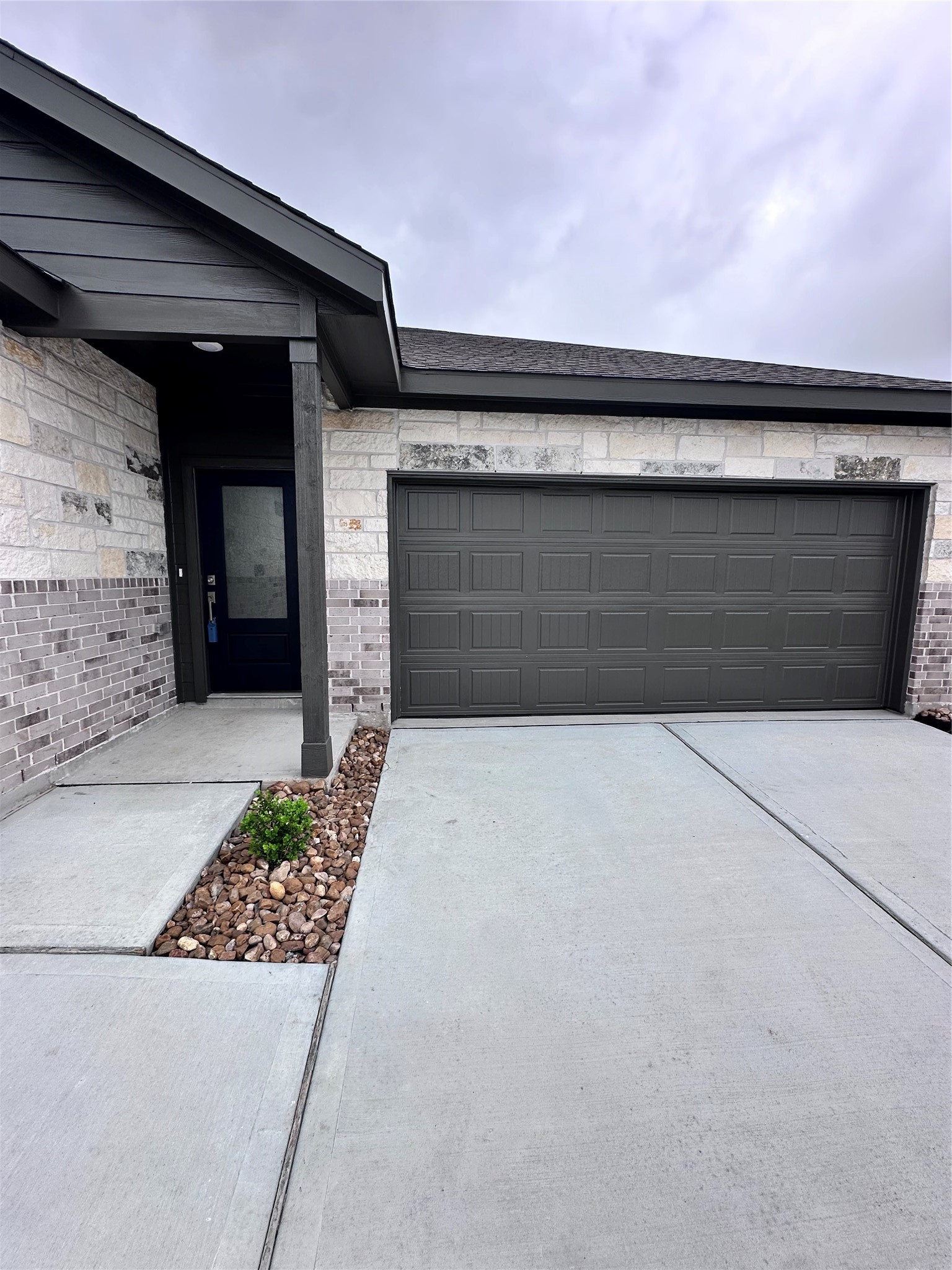 810 Heaven Drive Property Photo 3