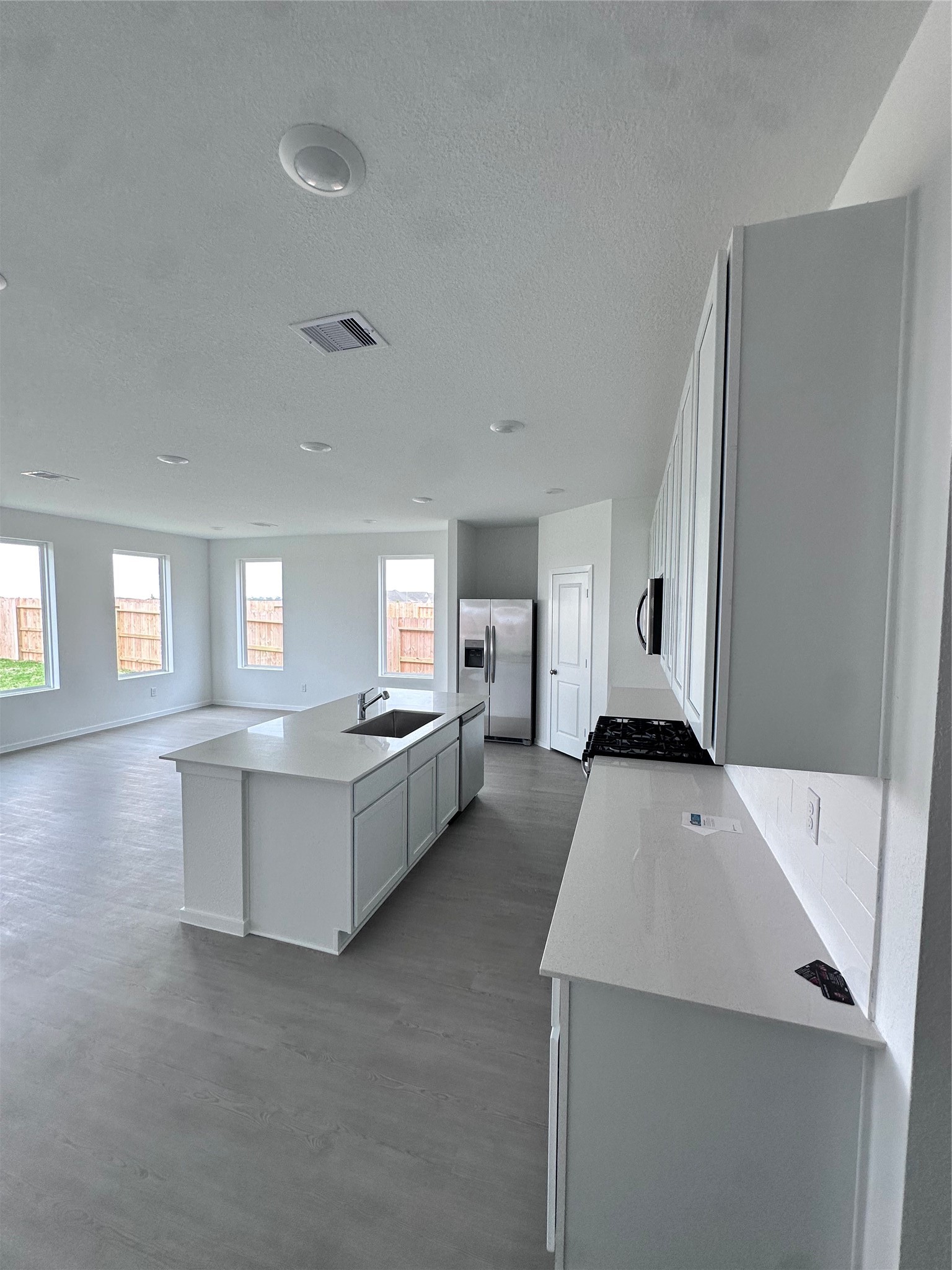 810 Heaven Drive Property Photo 8