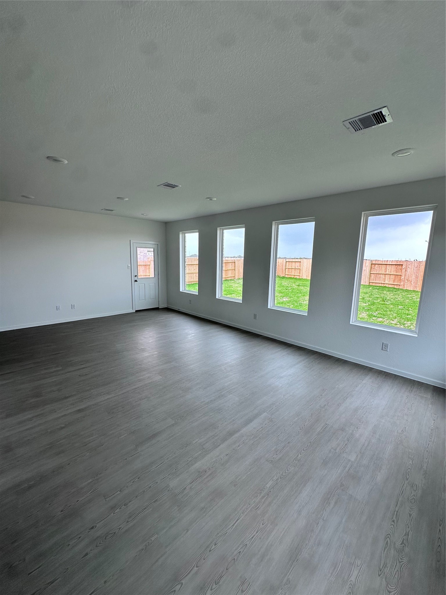 810 Heaven Drive Property Photo 10