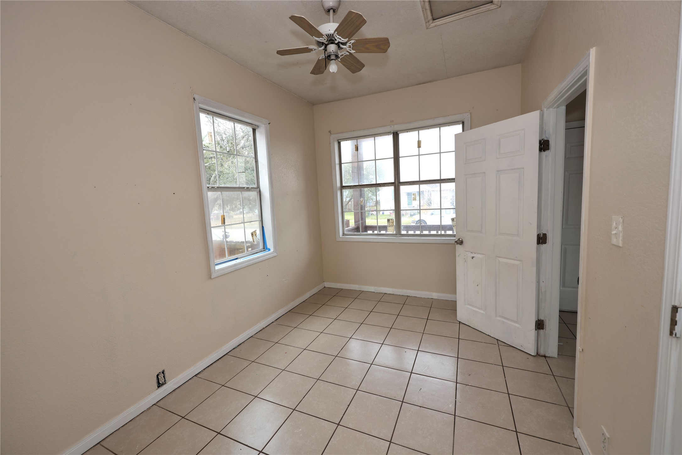 5410 Avenue M Property Photo 6
