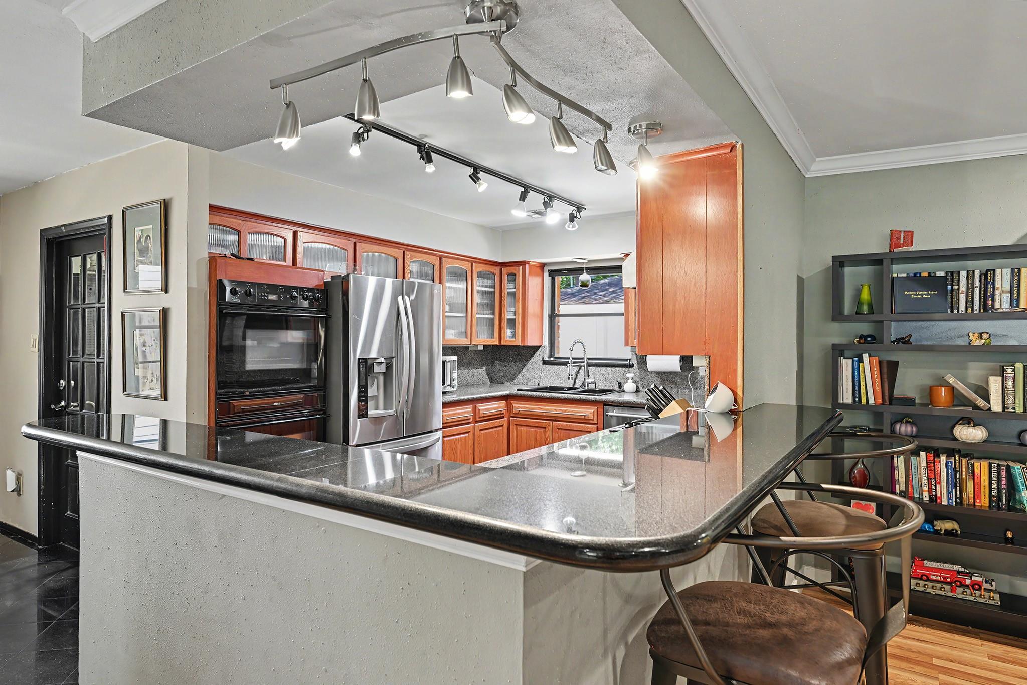 10615 Atwell Drive, Houston Tx 77096 Property Photo 7