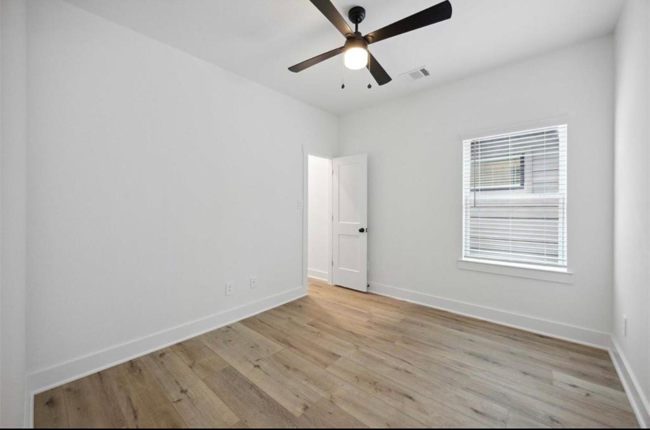 8021 Cora Street B Property Photo 15