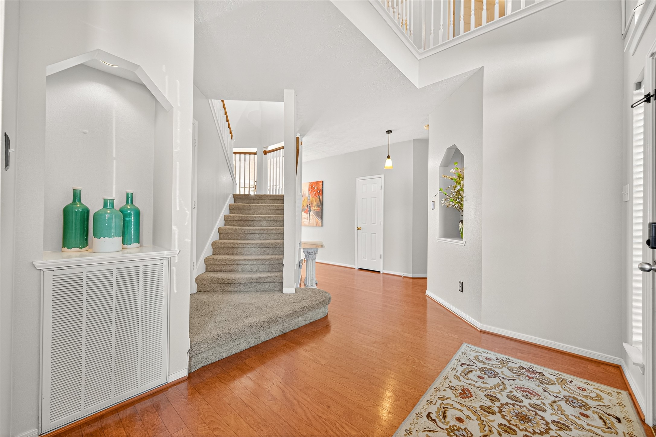 17410 Pikes Peek Court Property Photo 6