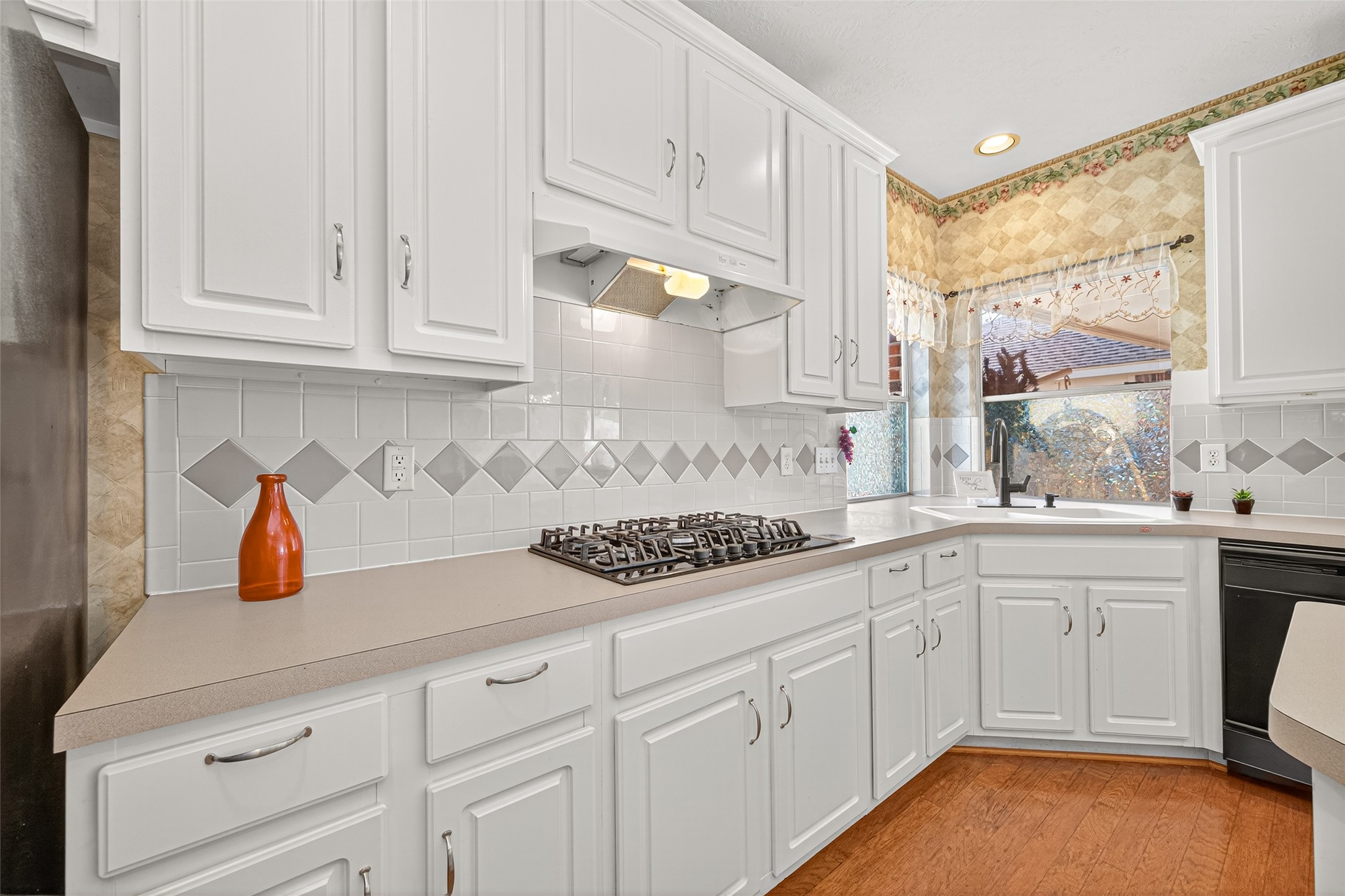 17410 Pikes Peek Court Property Photo 13