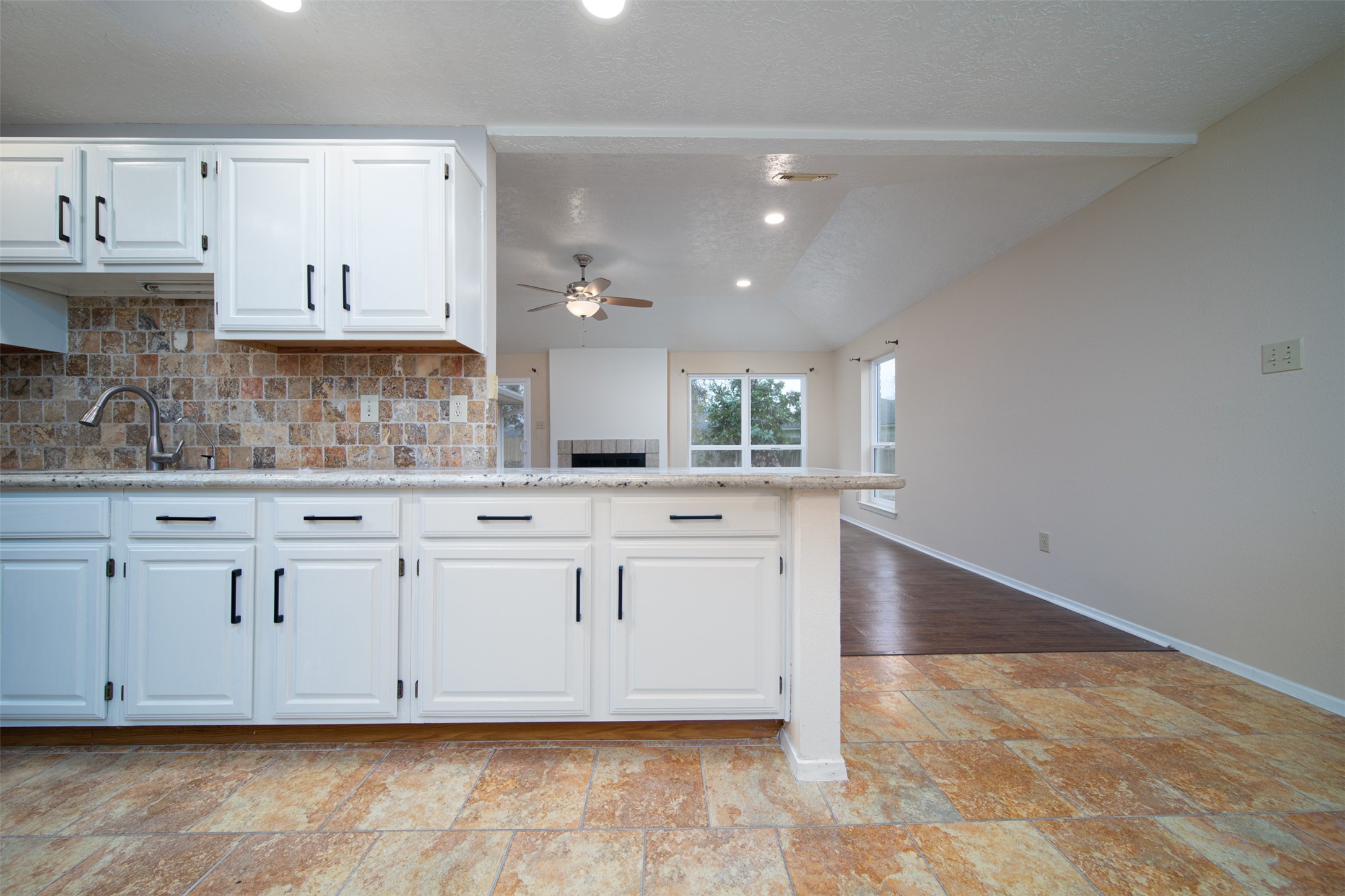 2411 Gunston Ct Property Photo 5