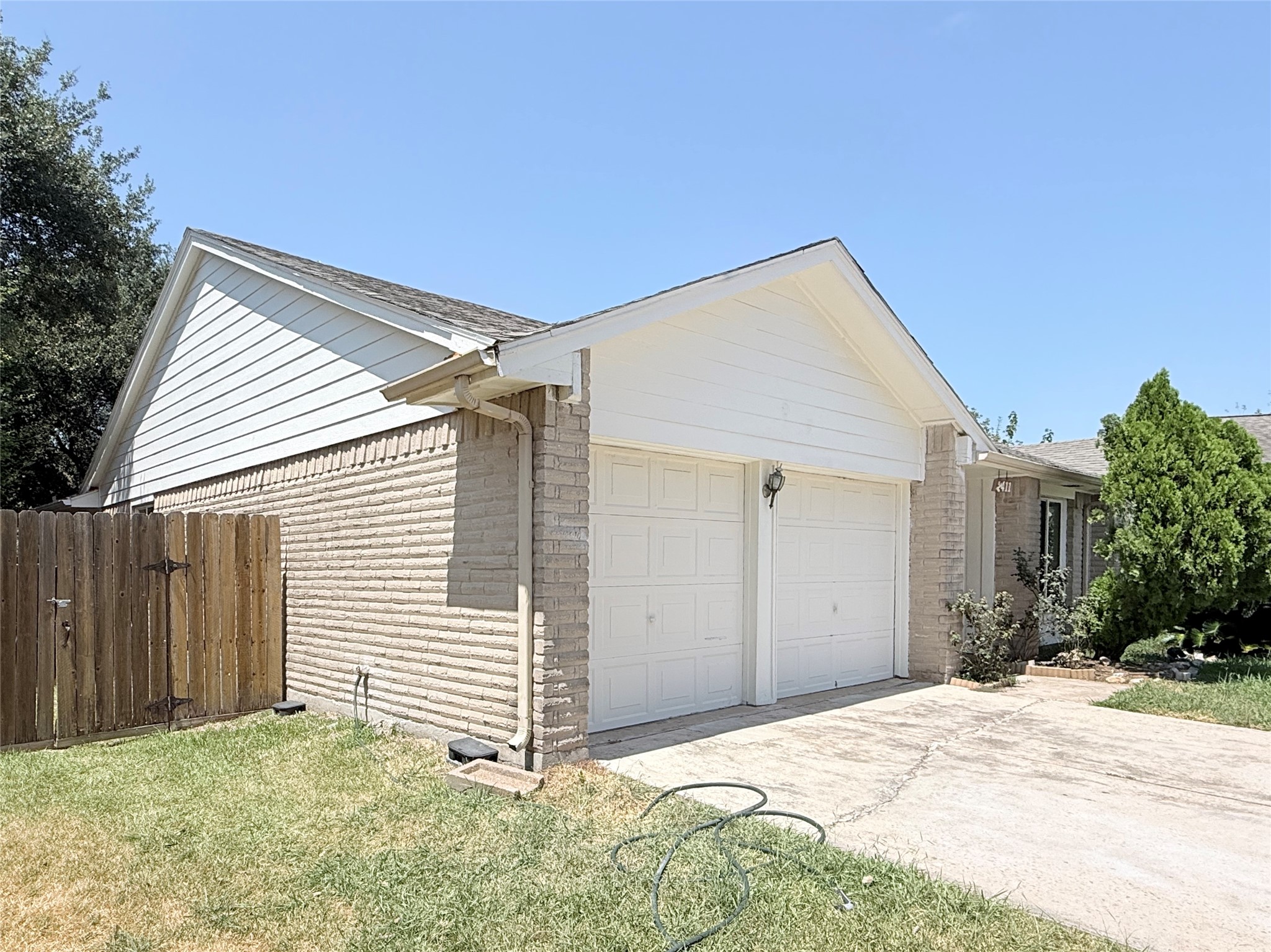 2411 Gunston Ct Property Photo 7