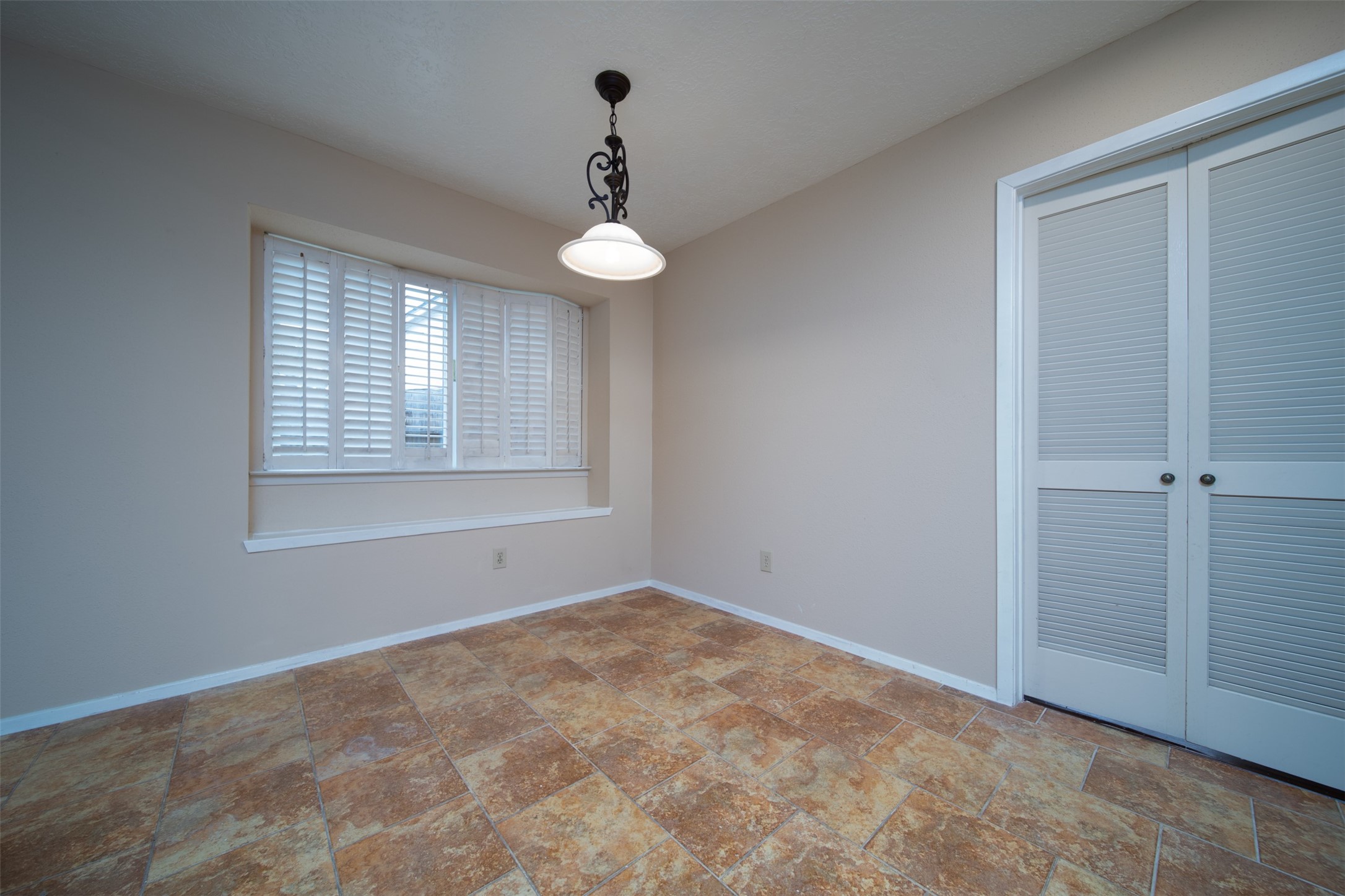 2411 Gunston Ct Property Photo 10