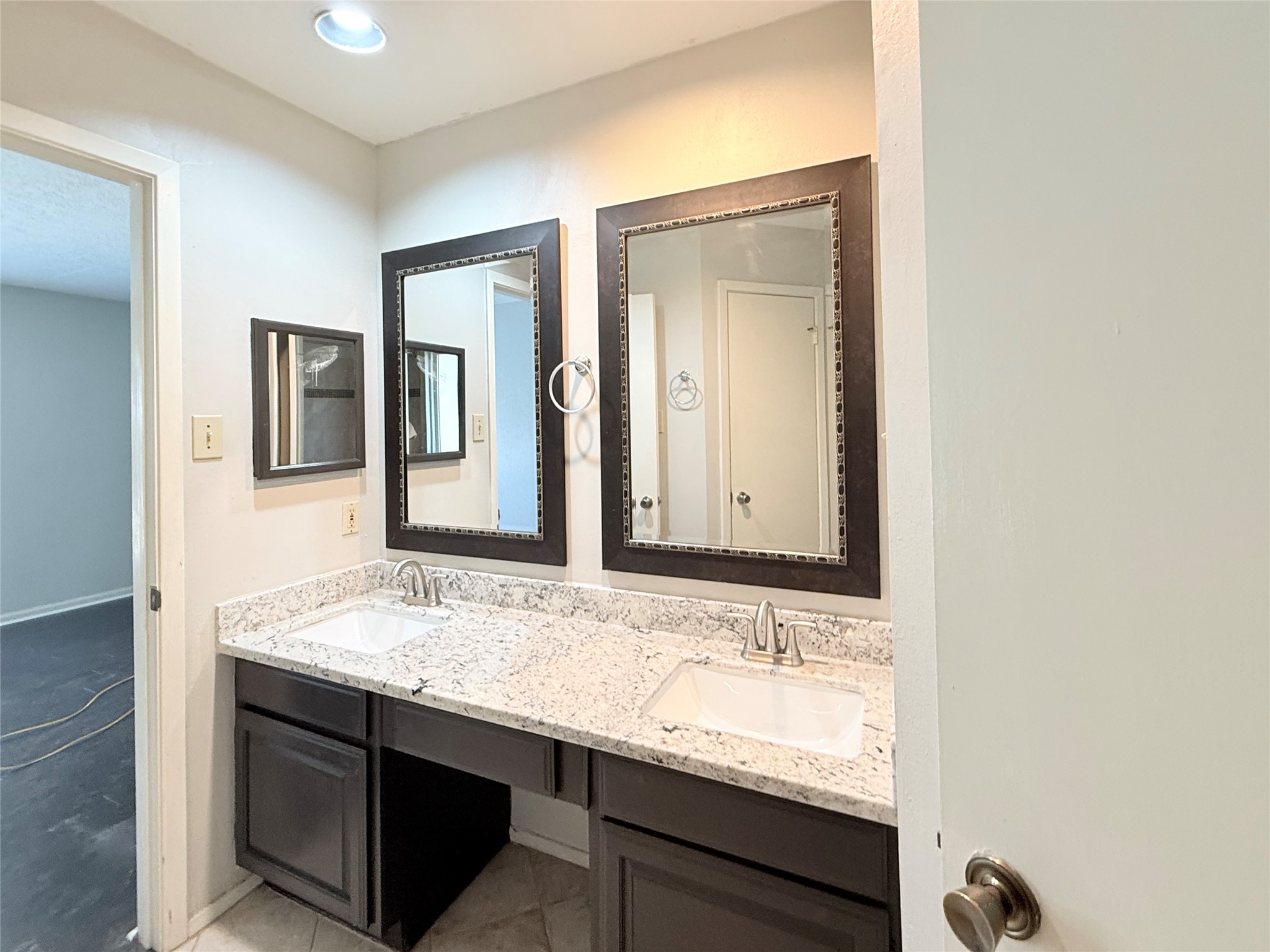 2411 Gunston Ct Property Photo 13
