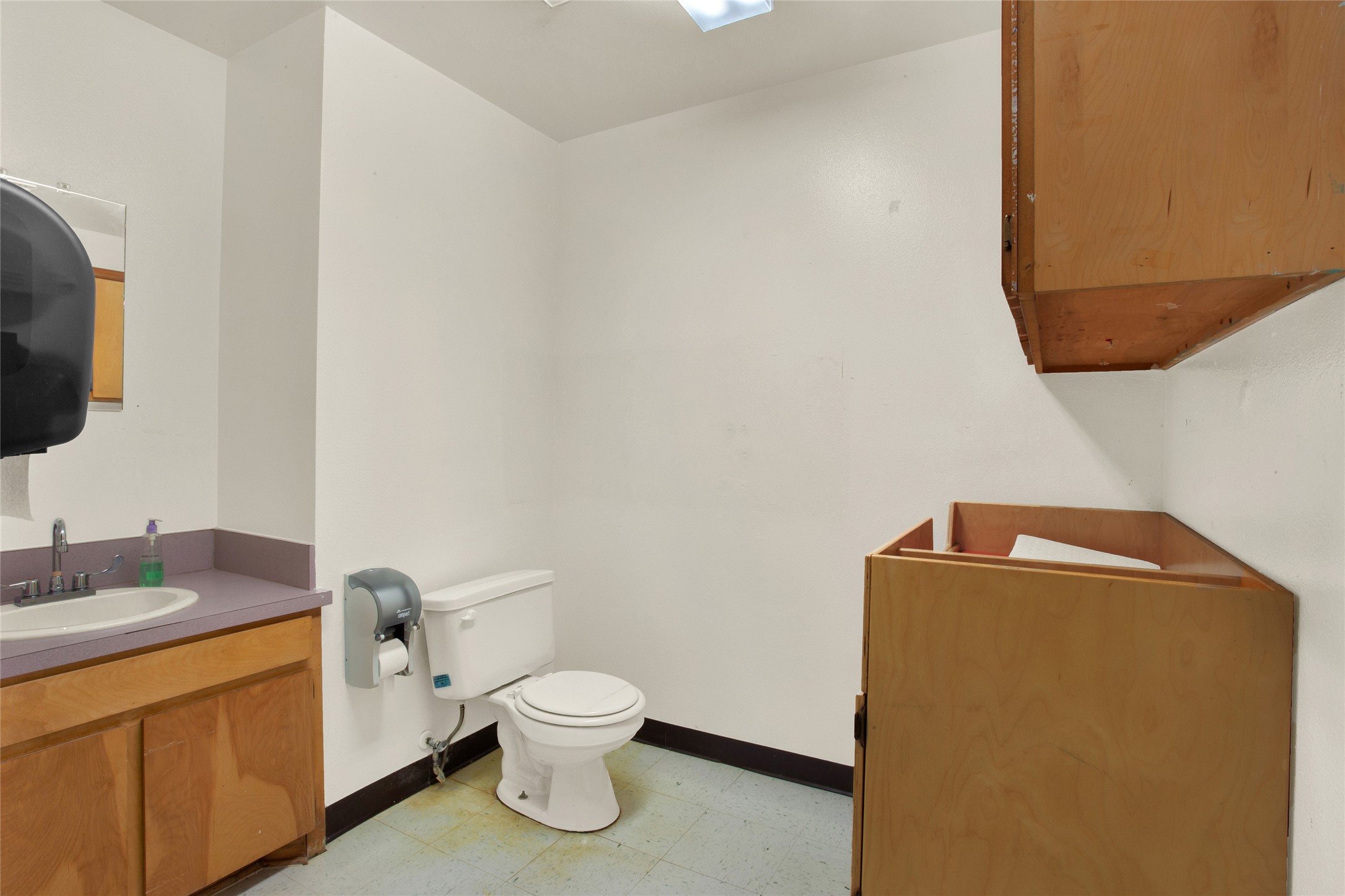 907 Cedar Lawn Drive Property Photo 17