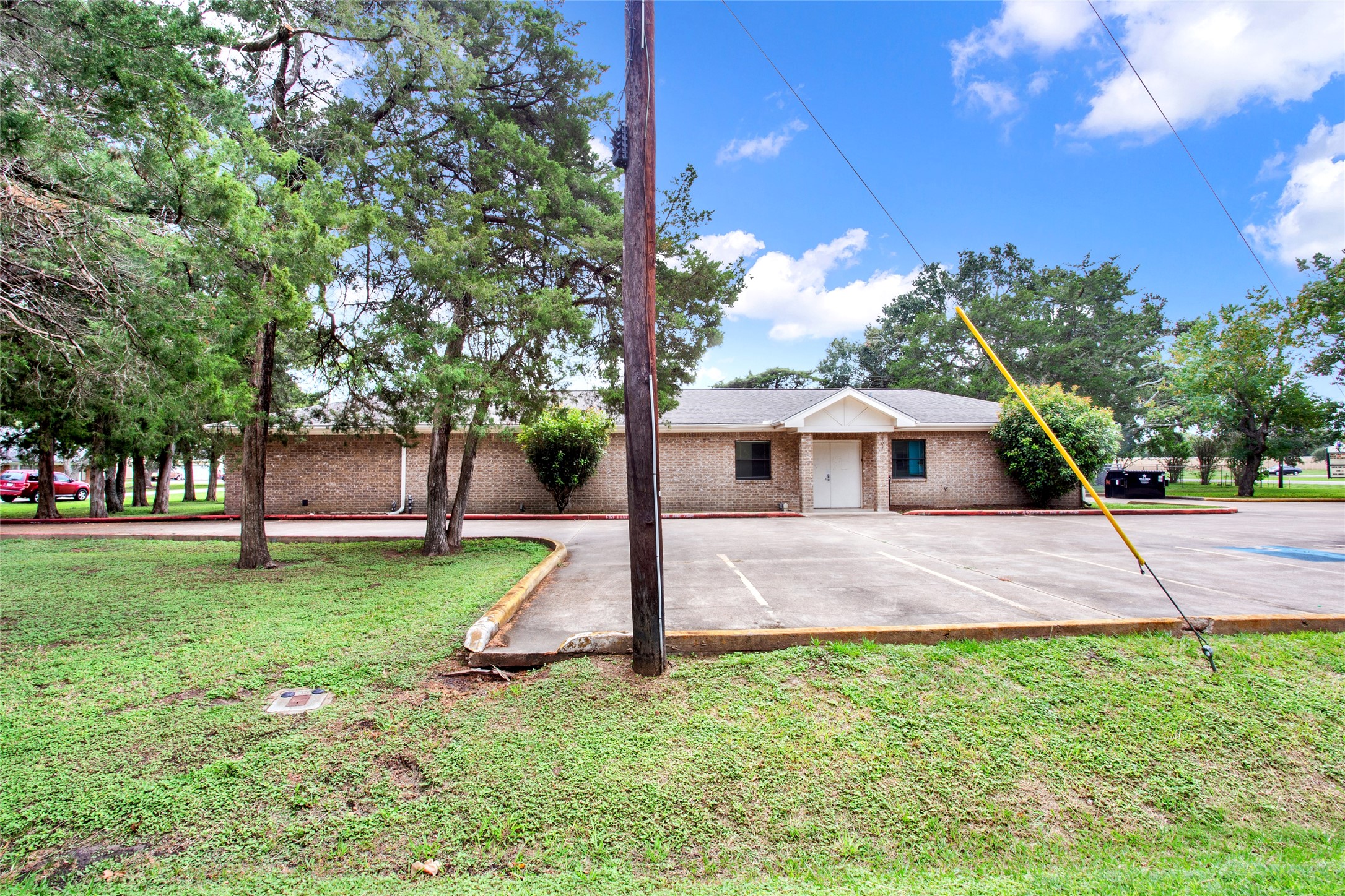 907 Cedar Lawn Drive Property Photo 26