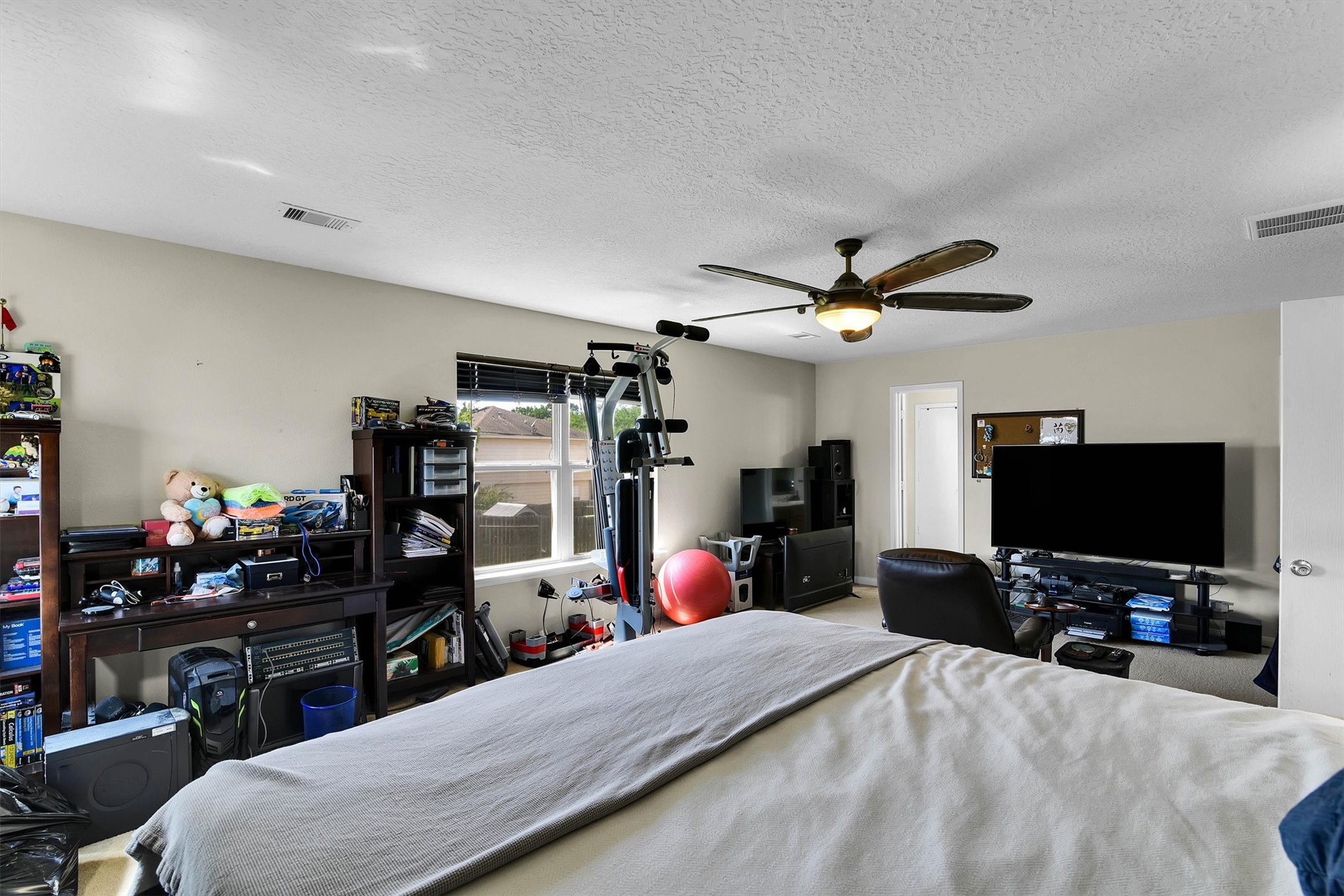 3003 Legends York Drive Property Photo 18