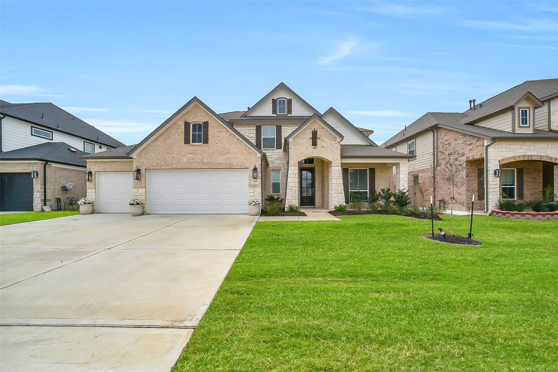 409 Piney Rocks Lane Property Photo 1