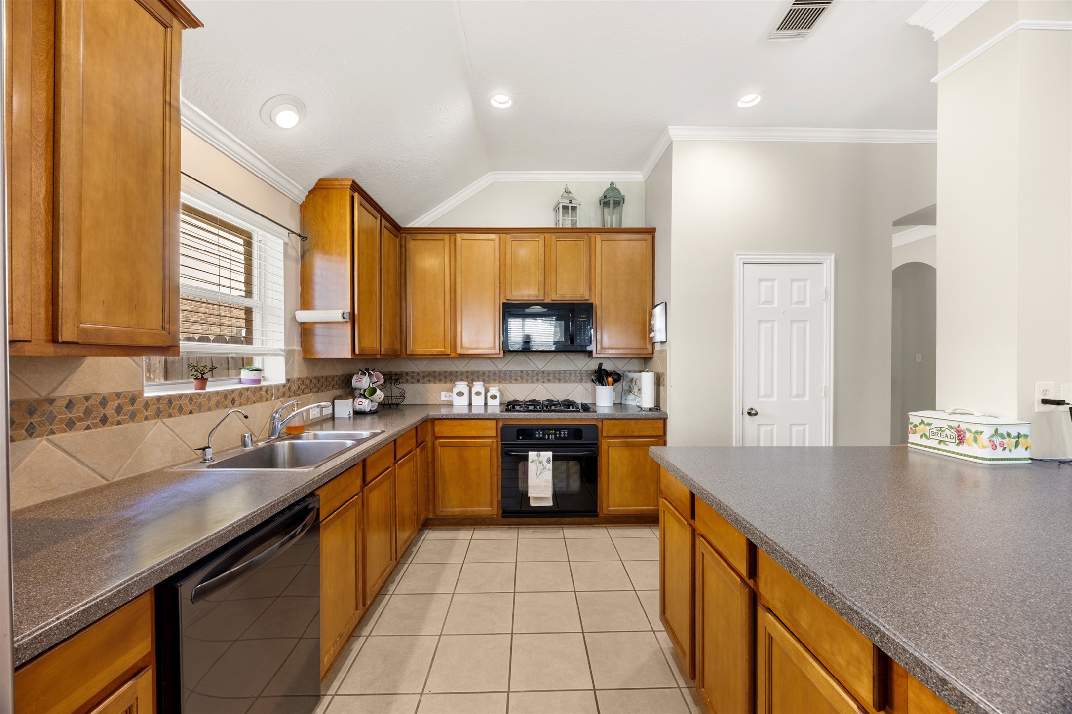 914 Fort Hill Lane Property Photo 12