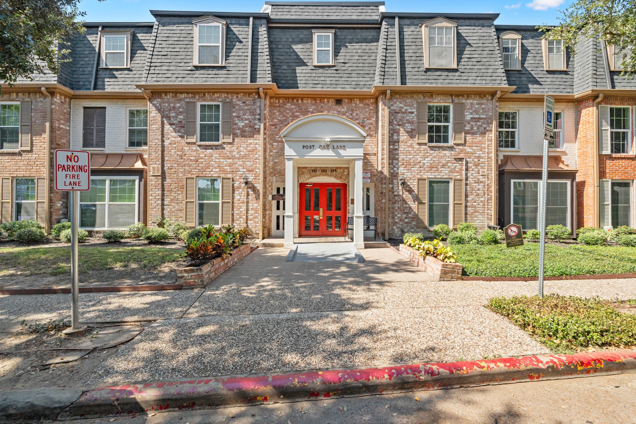 355 N Post Oak Lane 742 Property Photo 1