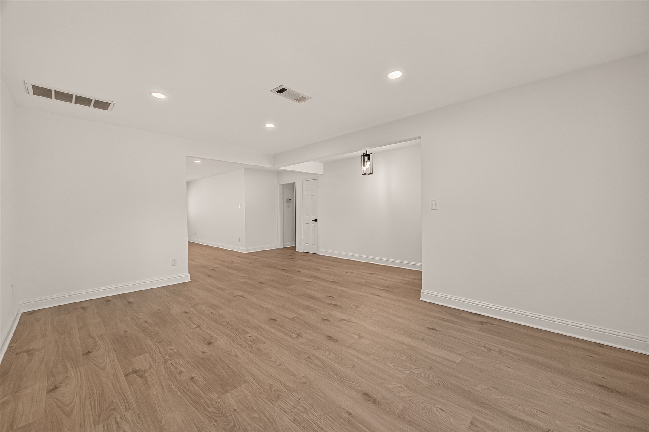 5946 Valkeith Drive Property Photo 7