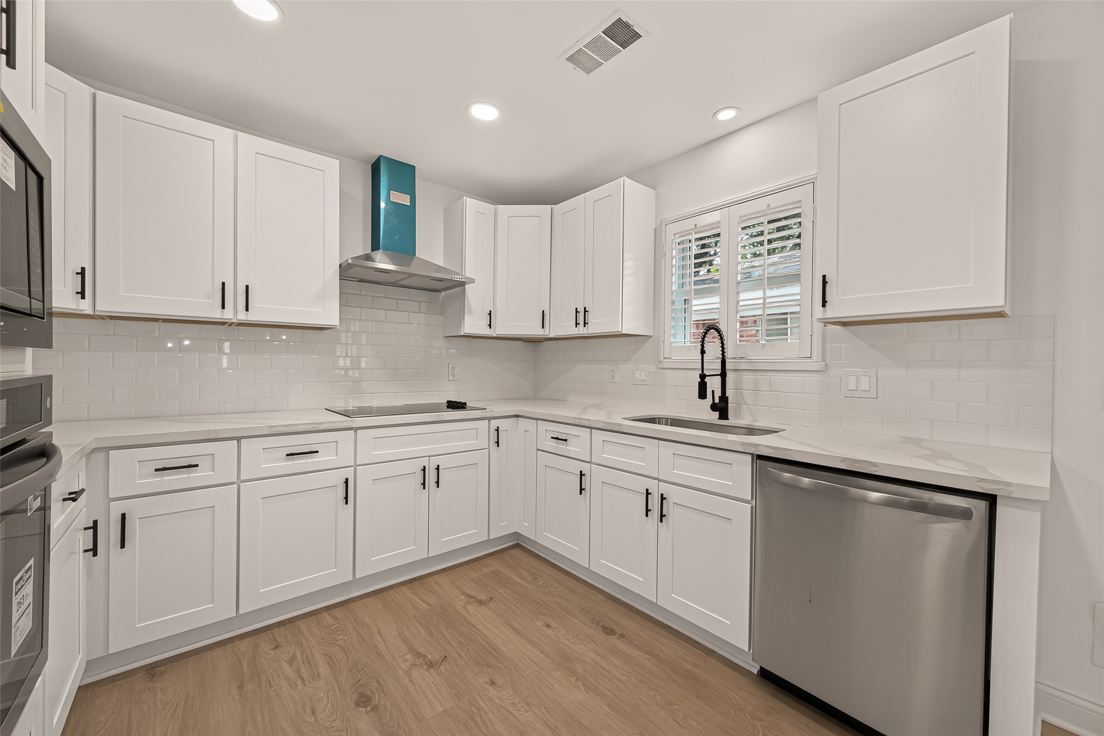 5946 Valkeith Drive Property Photo 19