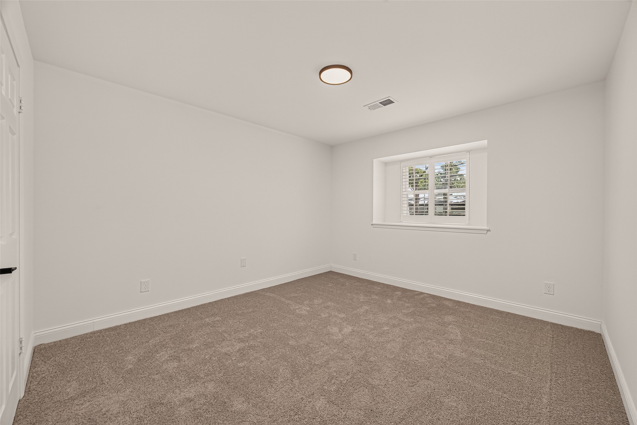 5946 Valkeith Drive Property Photo 33
