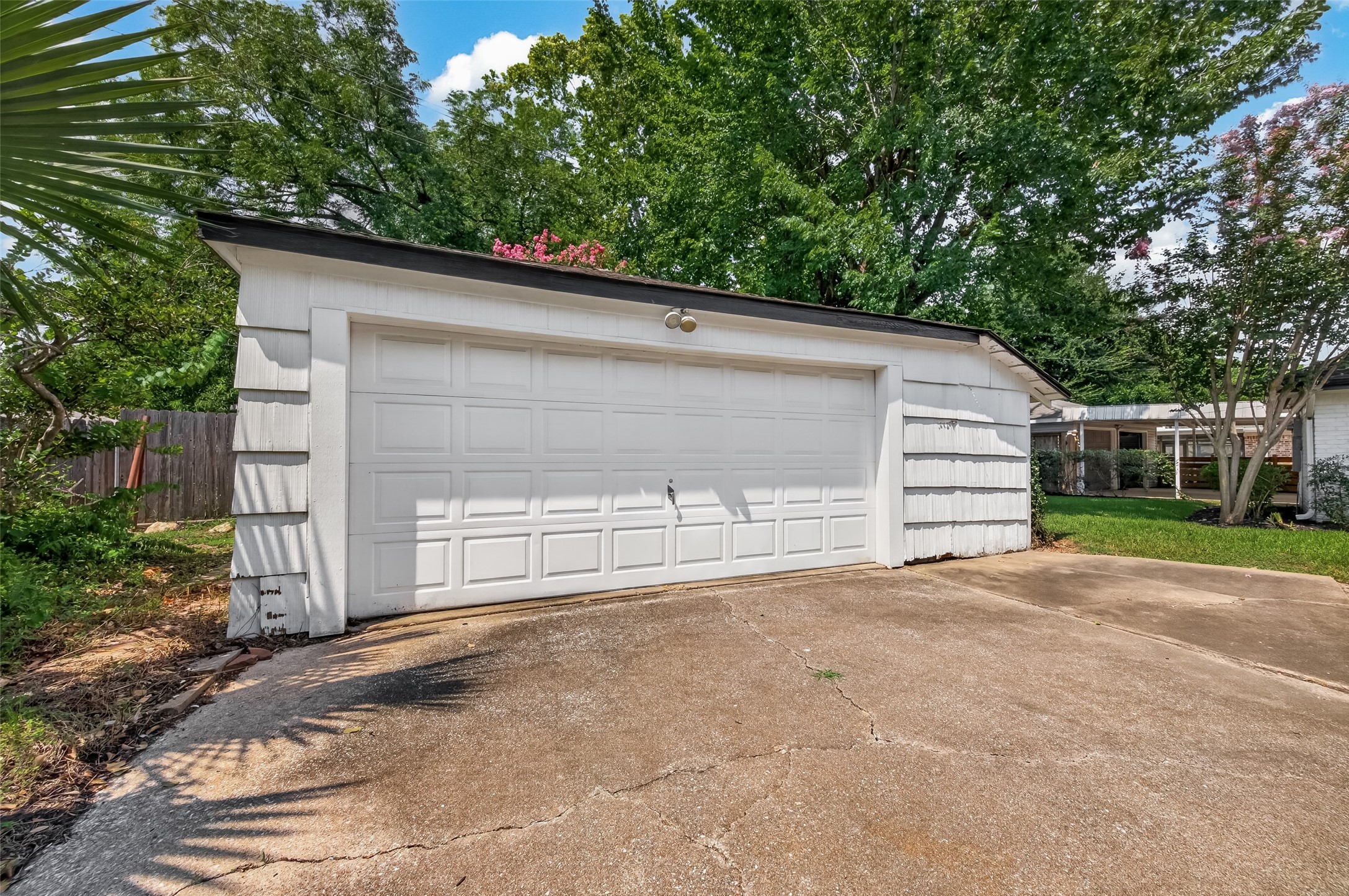 5946 Valkeith Drive Property Photo 44