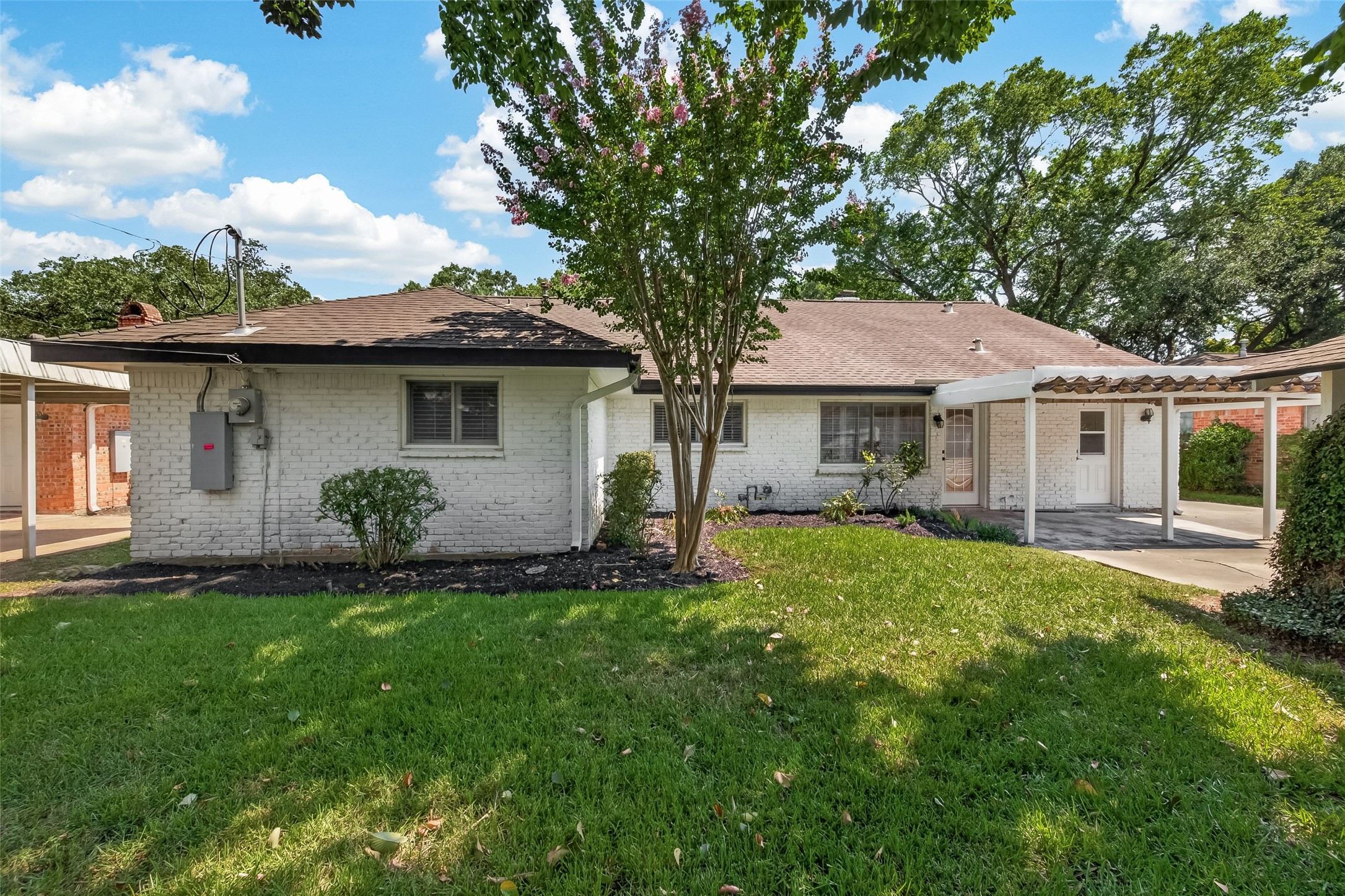 5946 Valkeith Drive Property Photo 49