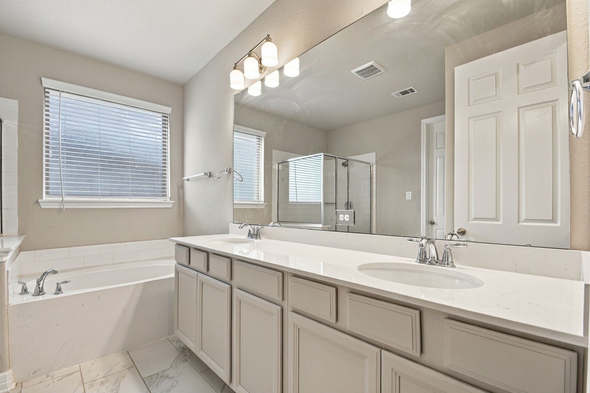 3311 Old Ironwood Drive Property Photo 8