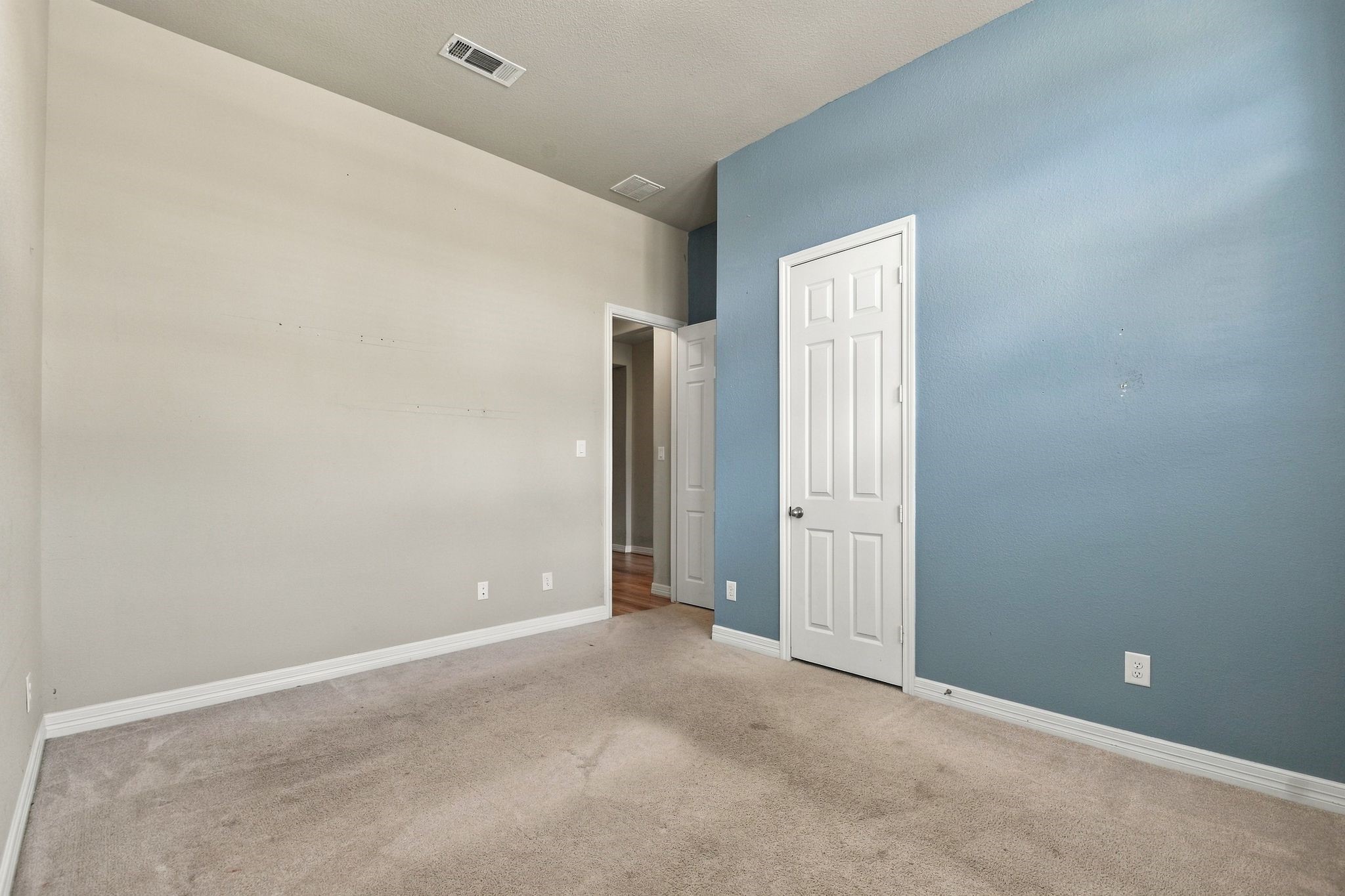 3311 Old Ironwood Drive Property Photo 13