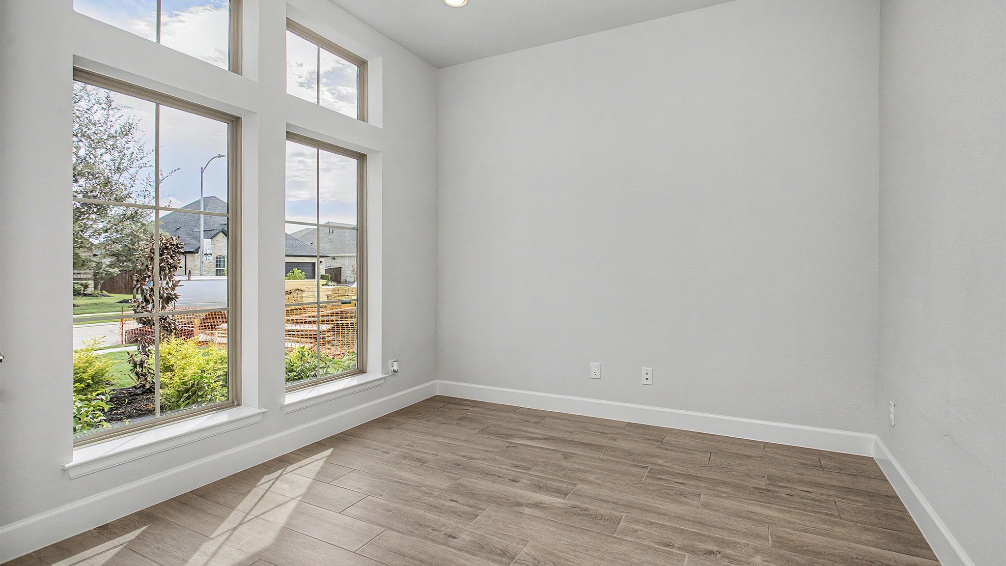 5727 Bobwhite Trail Property Photo 3