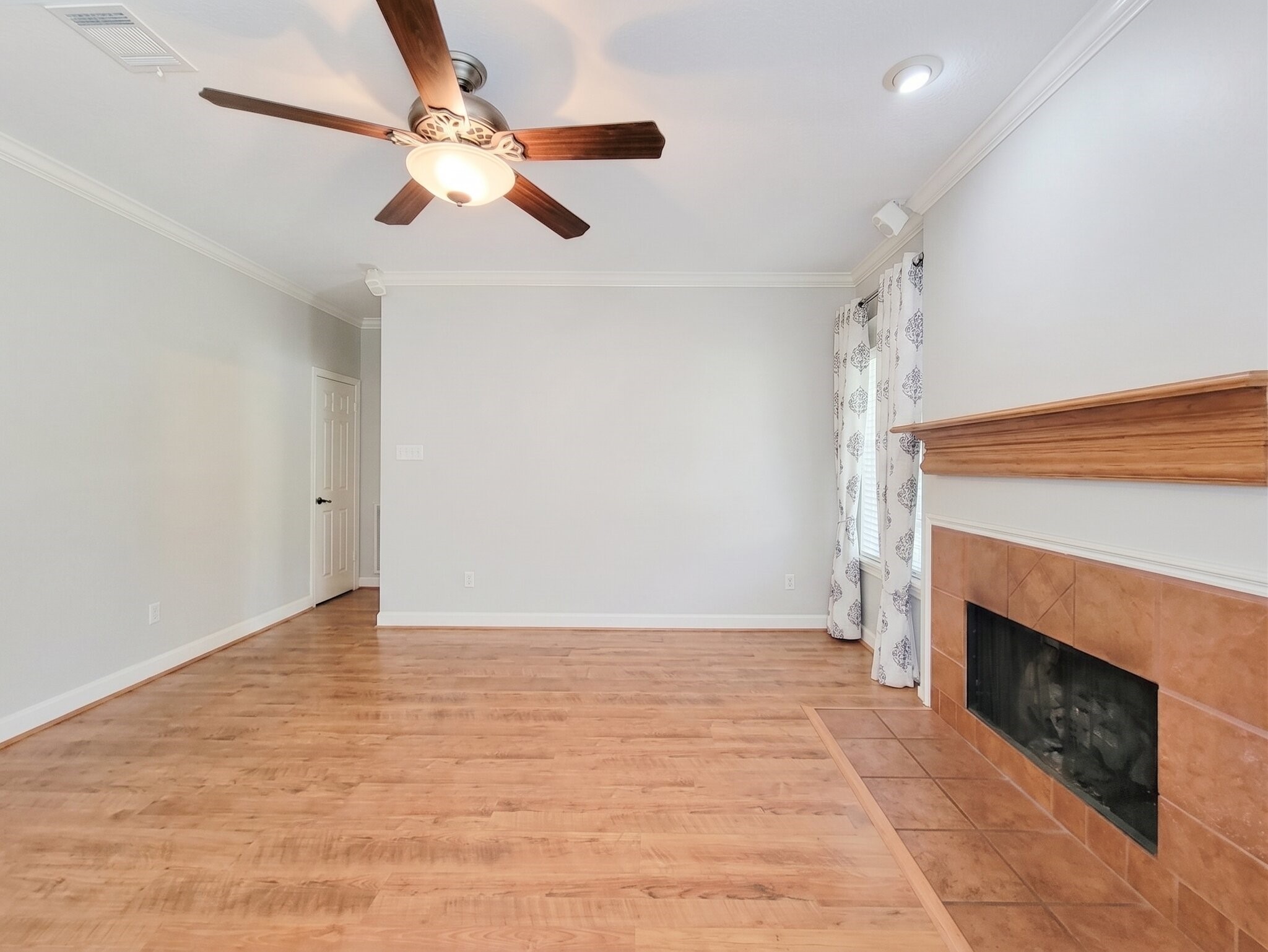 20303 Vaulted Chestnut Lane Property Photo 11