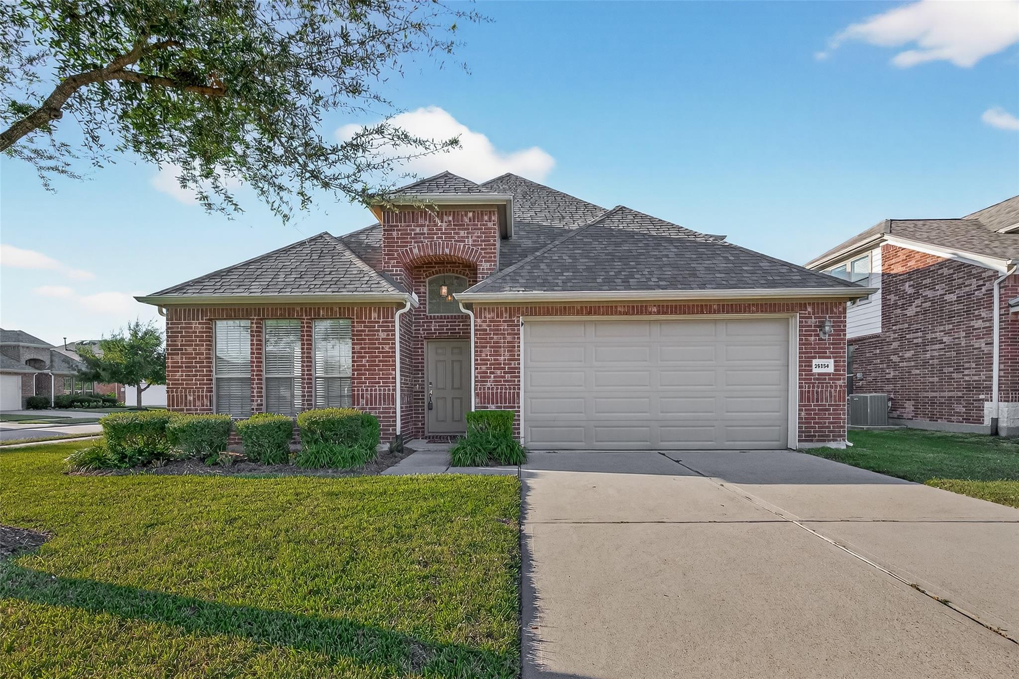 25354 Holton Ridge Drive Property Photo 1