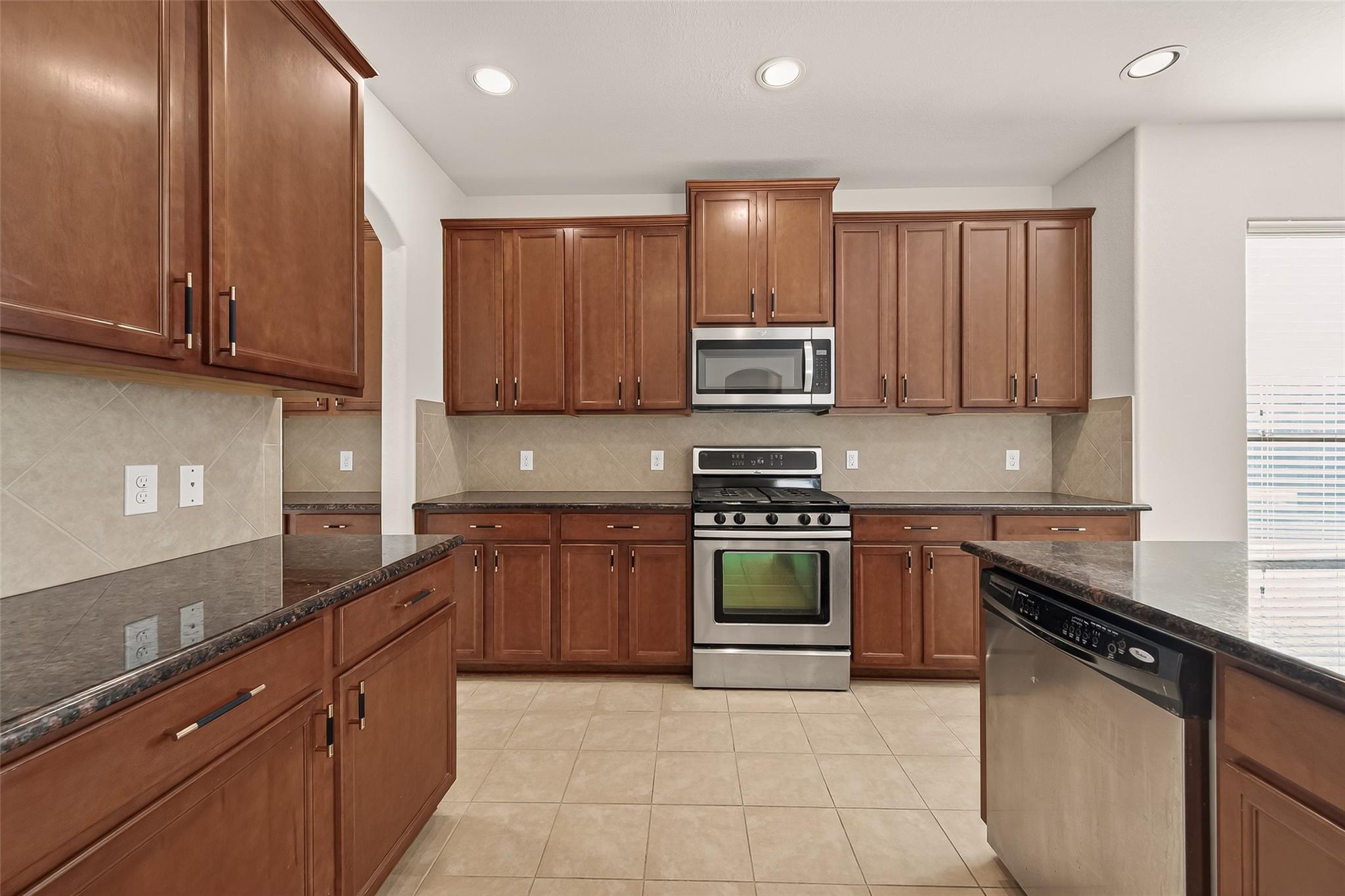 25354 Holton Ridge Drive Property Photo 13