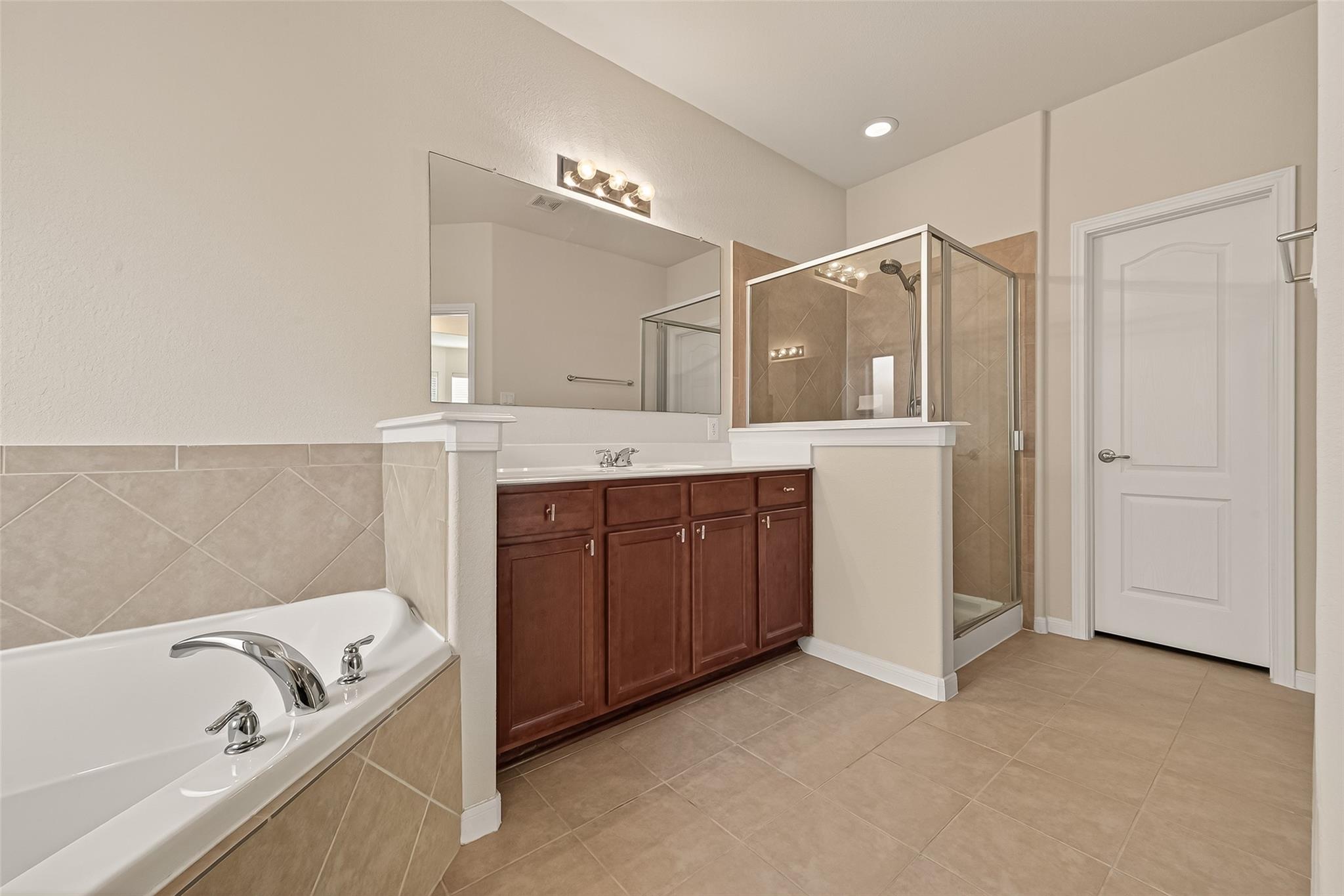 25354 Holton Ridge Drive Property Photo 18