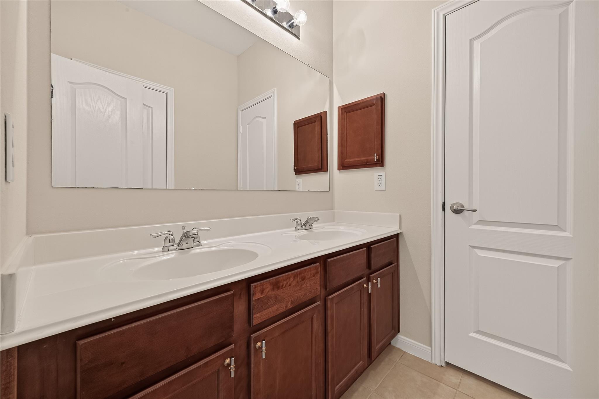 25354 Holton Ridge Drive Property Photo 22