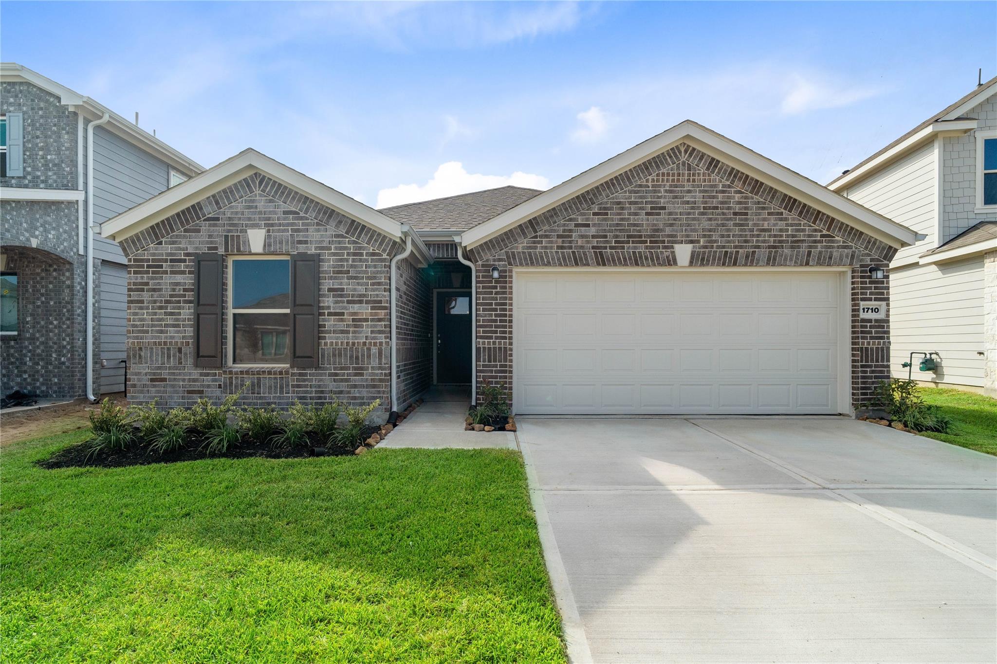 1710 Livadero Lane, Fresno Tx 77545 Property Photo 1