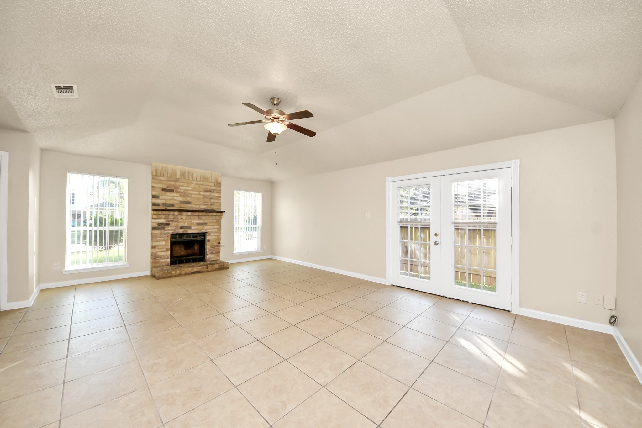 7634 Alegria Drive Property Photo 9