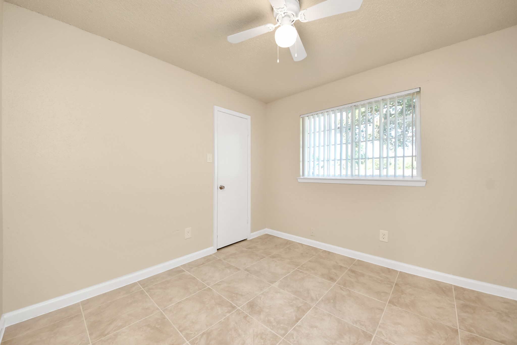 7634 Alegria Drive Property Photo 23