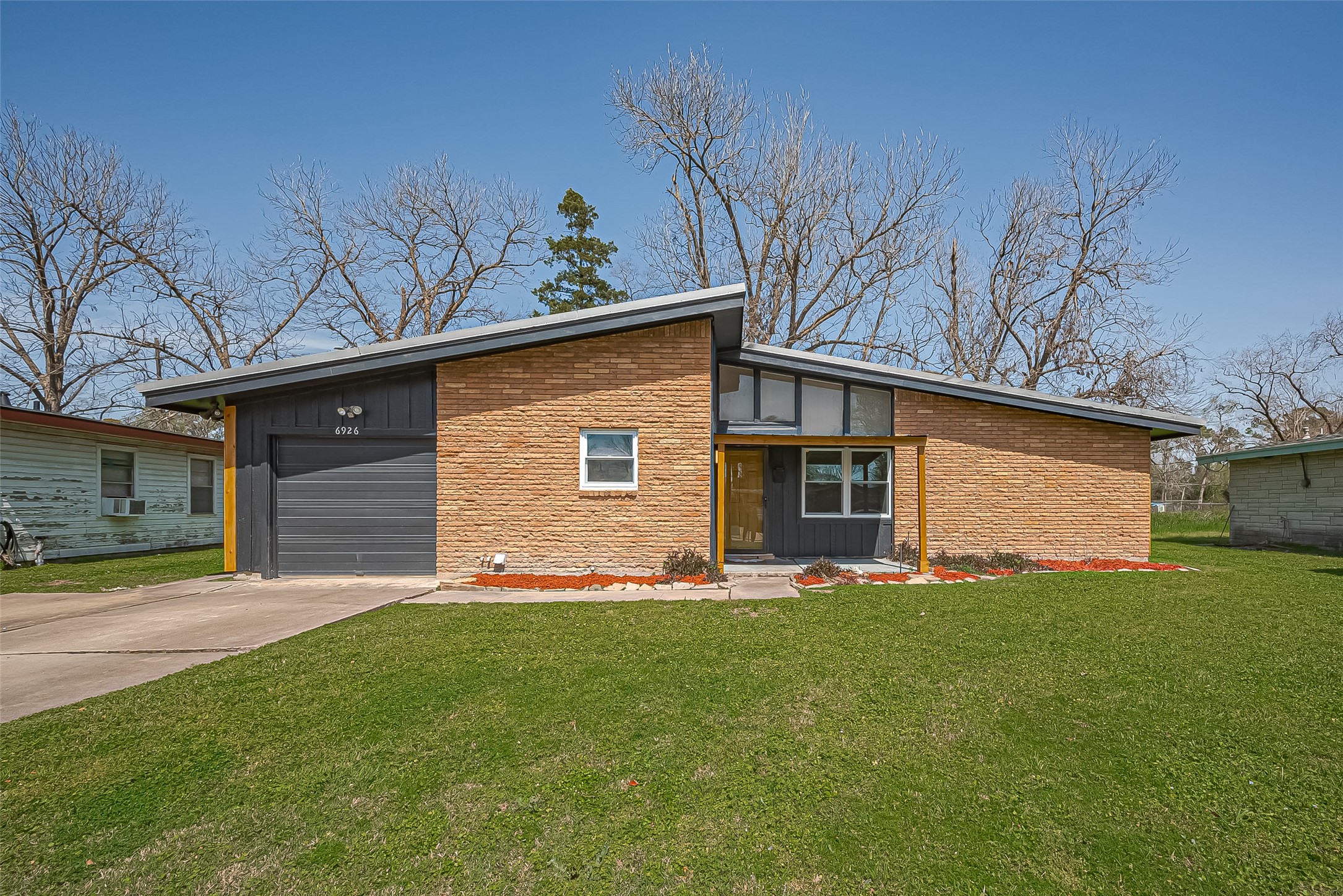 6926 Cole Creek Drive Property Photo