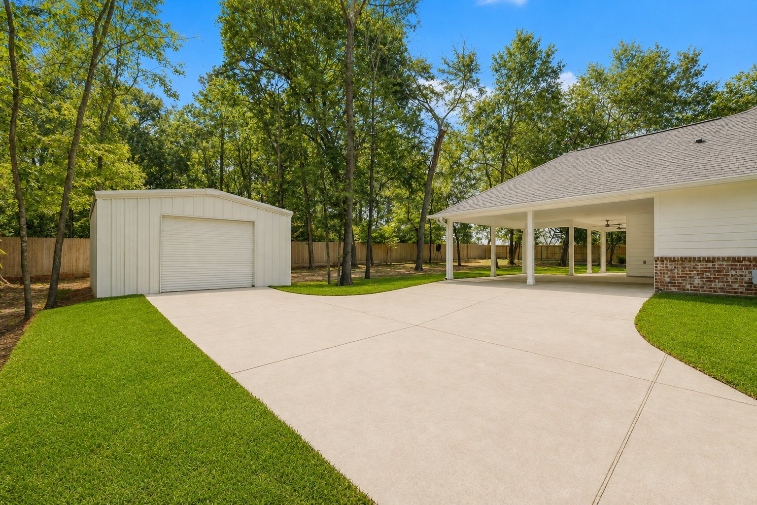 5161 Lazy Lane Property Photo 3