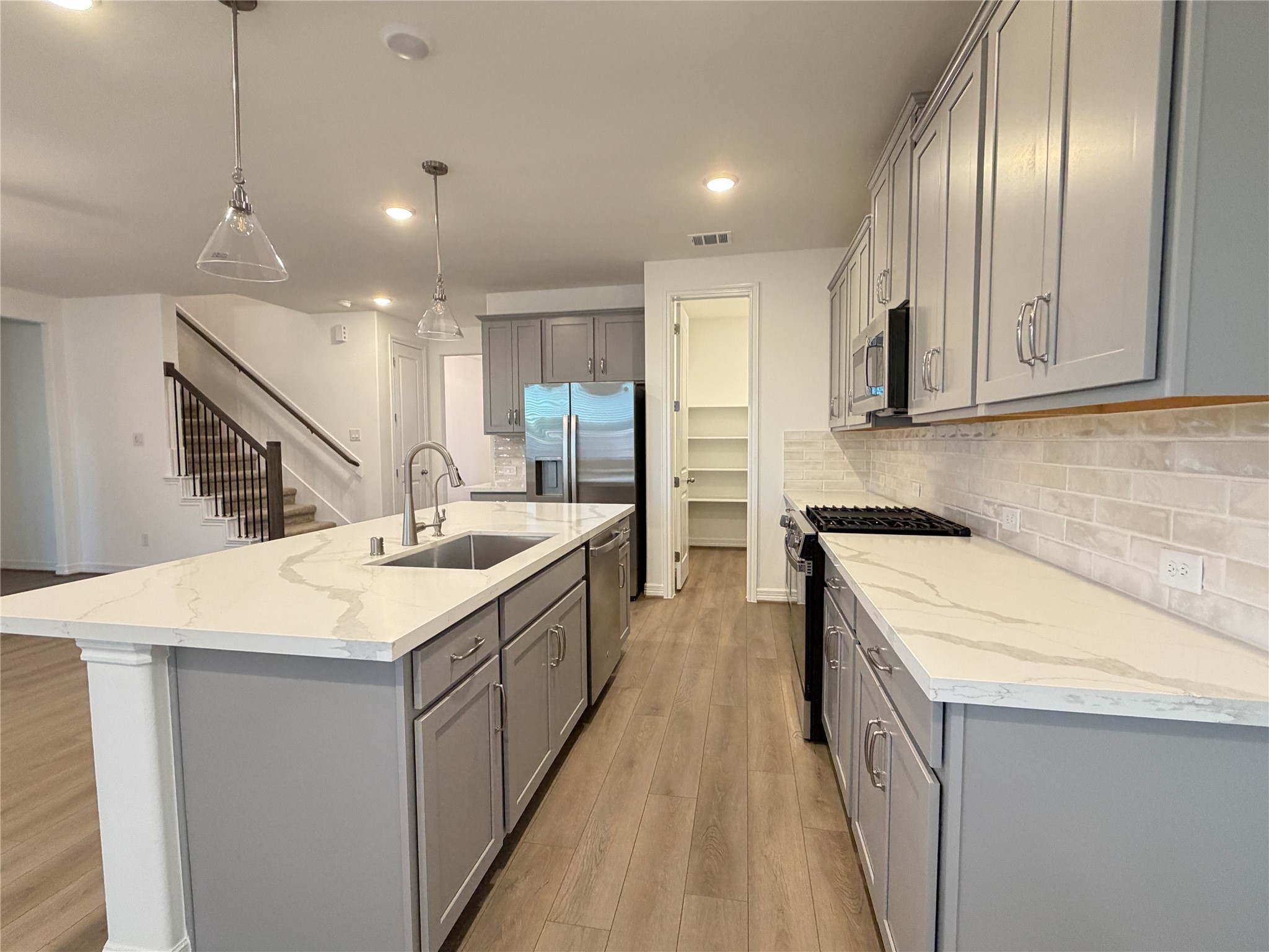 32011 Sweet Pea Meadows Drive Property Photo 11
