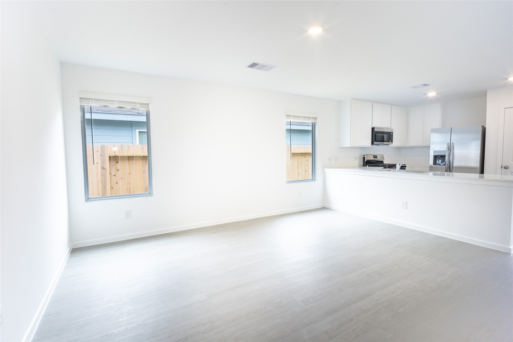 15724 Plum Brook Drive Property Photo 2