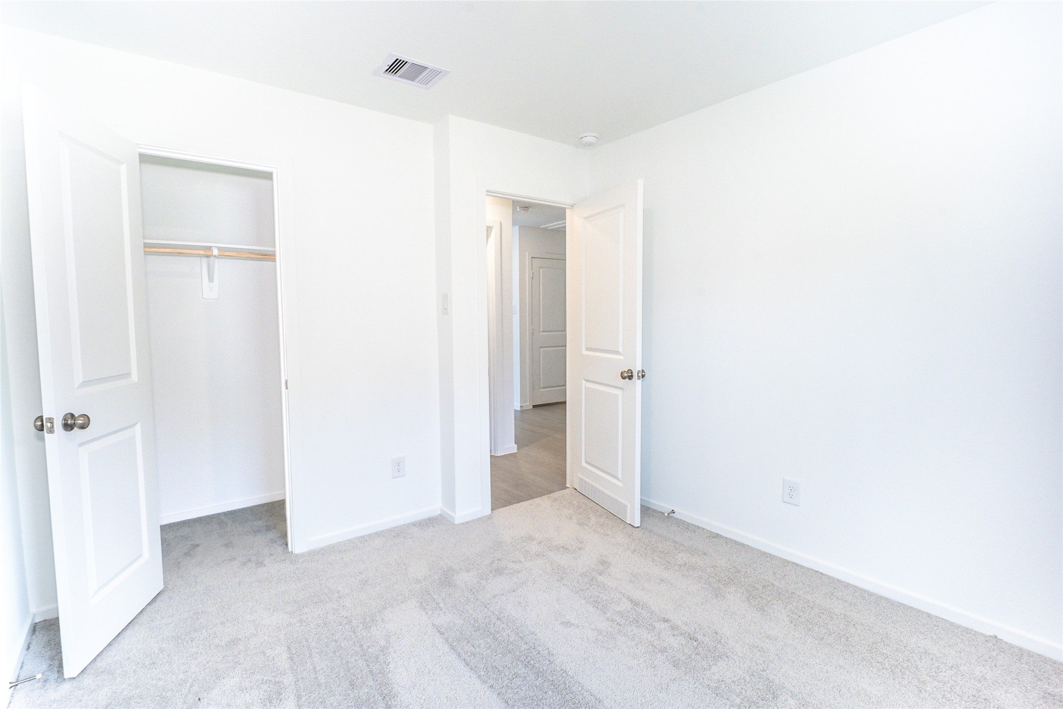 15724 Plum Brook Drive Property Photo 8