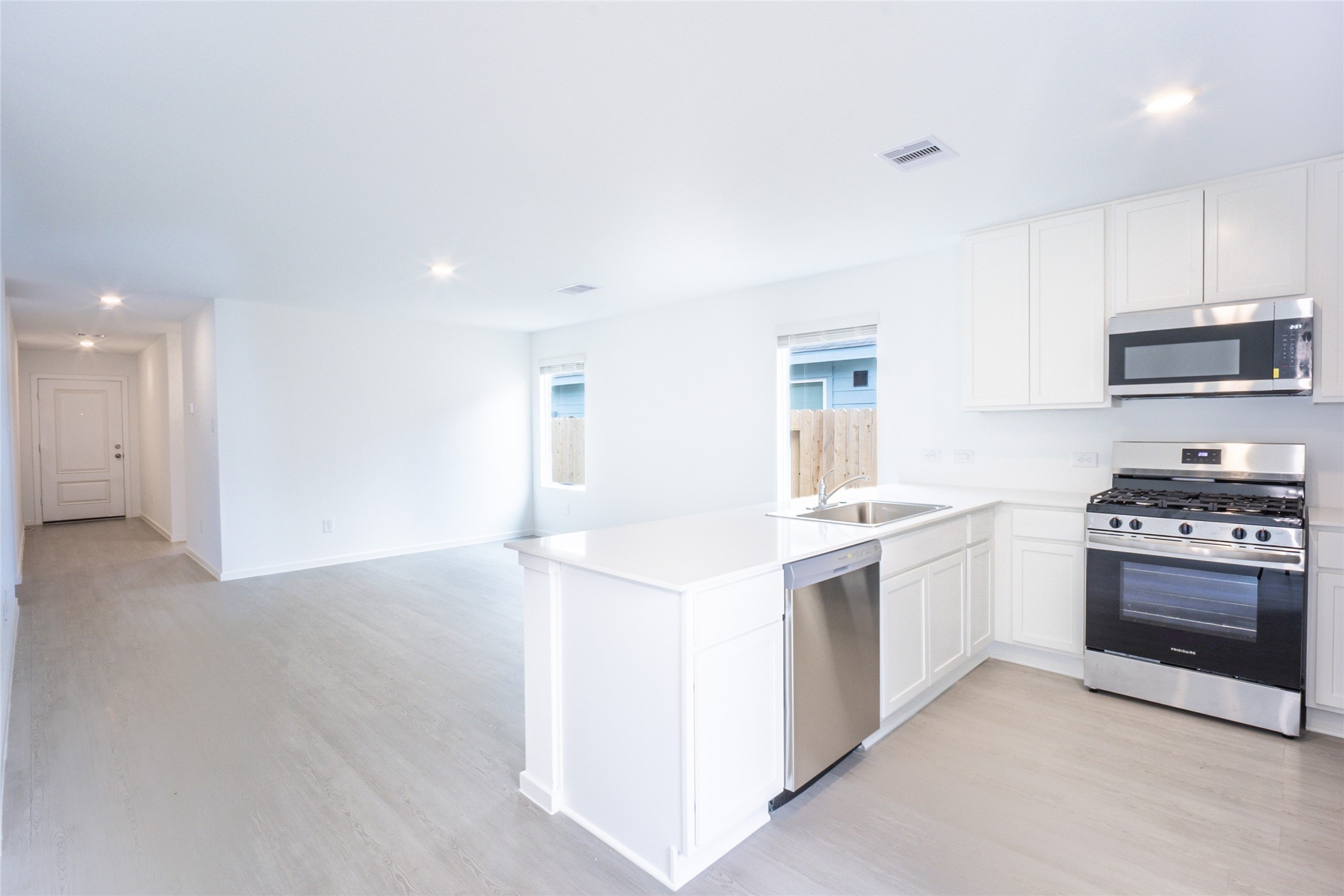 15724 Plum Brook Drive Property Photo 13